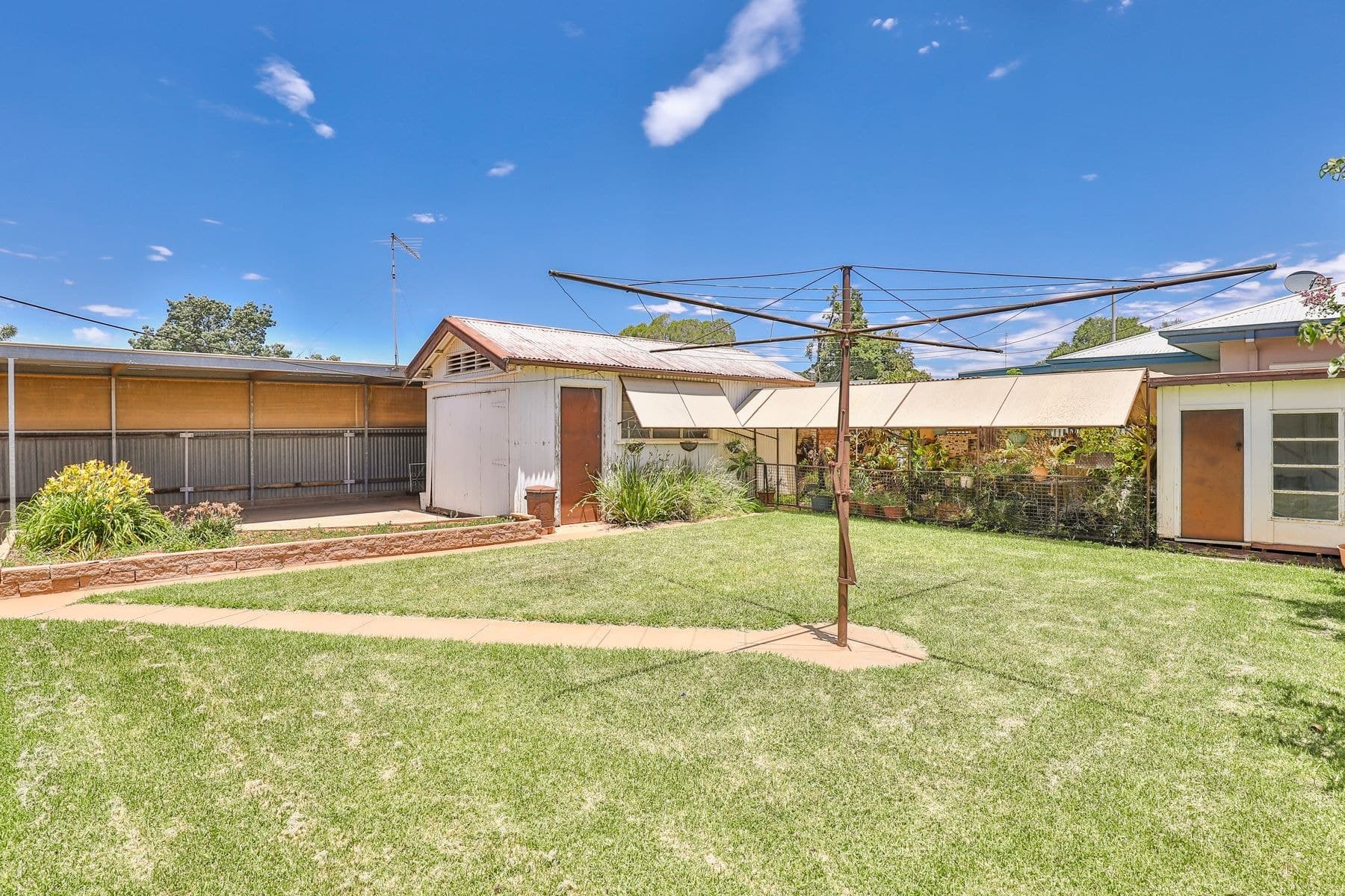 77 Eleventh Street, Mildura - Thumbnail 2