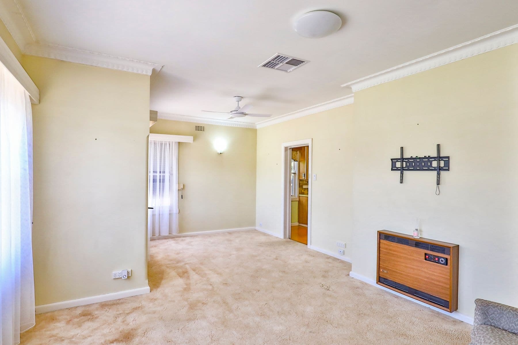 77 Eleventh Street, Mildura - Thumbnail 4
