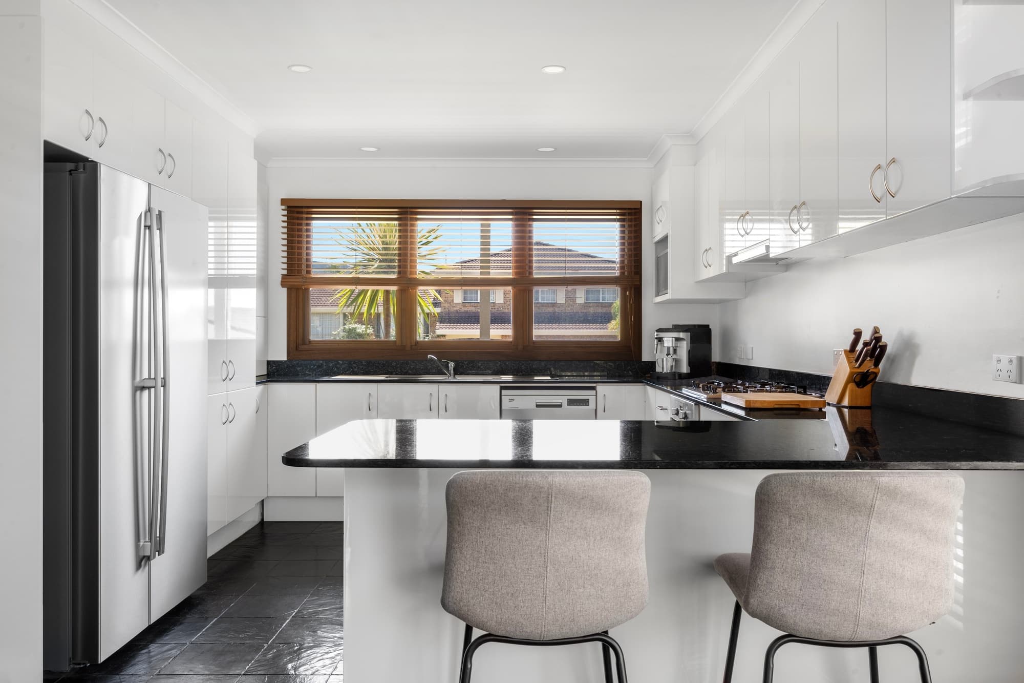 11 Deenyi Close, Cordeaux Heights - Thumbnail 8