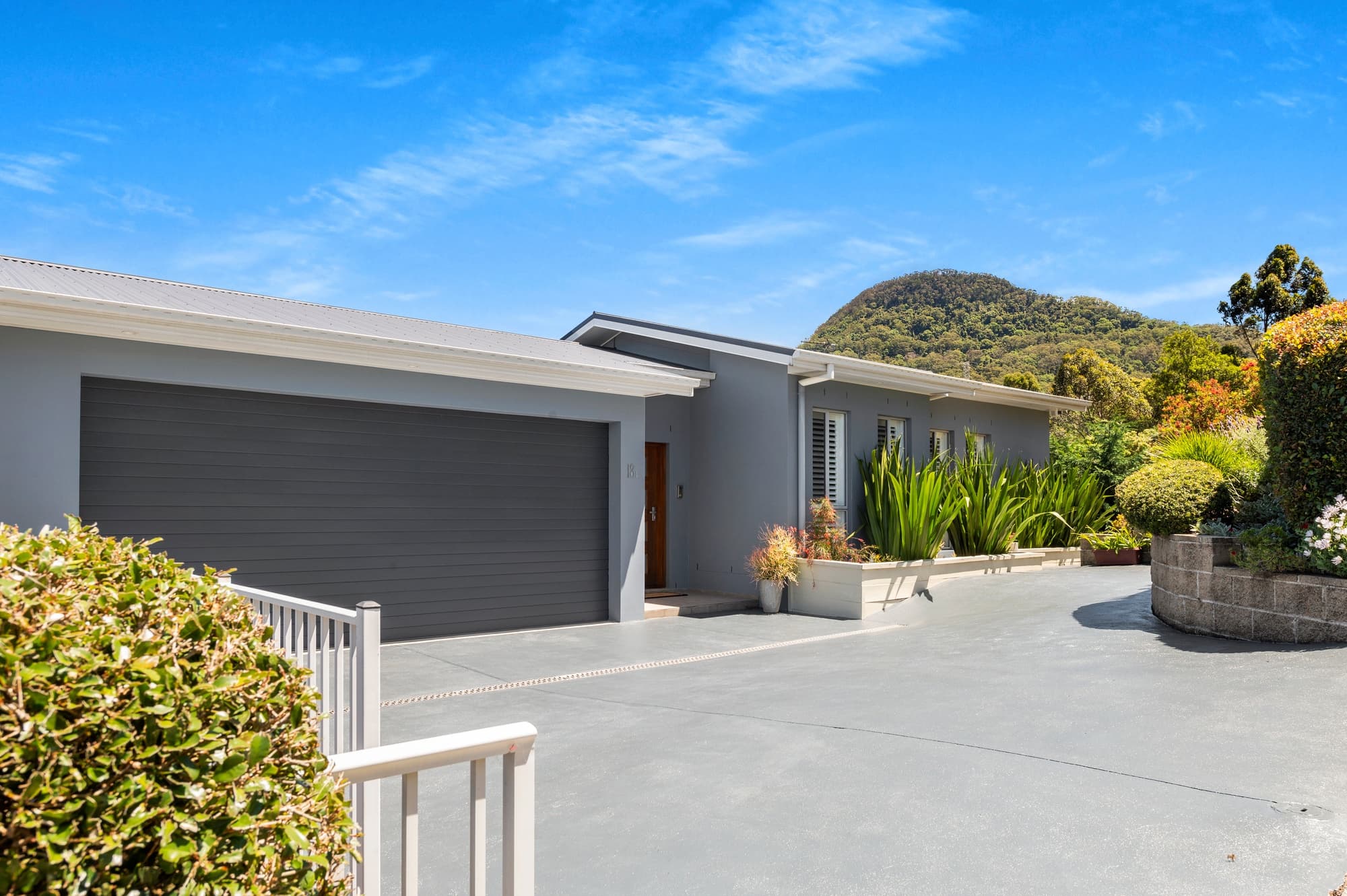 18B Murrogun Crescent, Farmborough Heights - Image 1