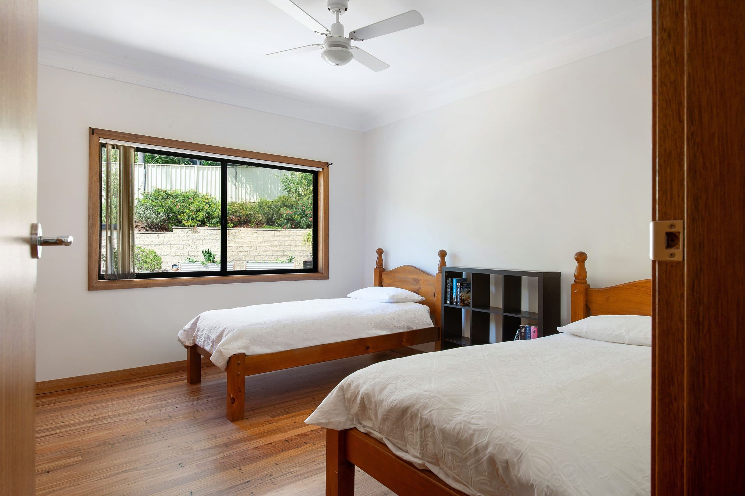32 Ashley Avenue, Farmborough Heights - Thumbnail 3