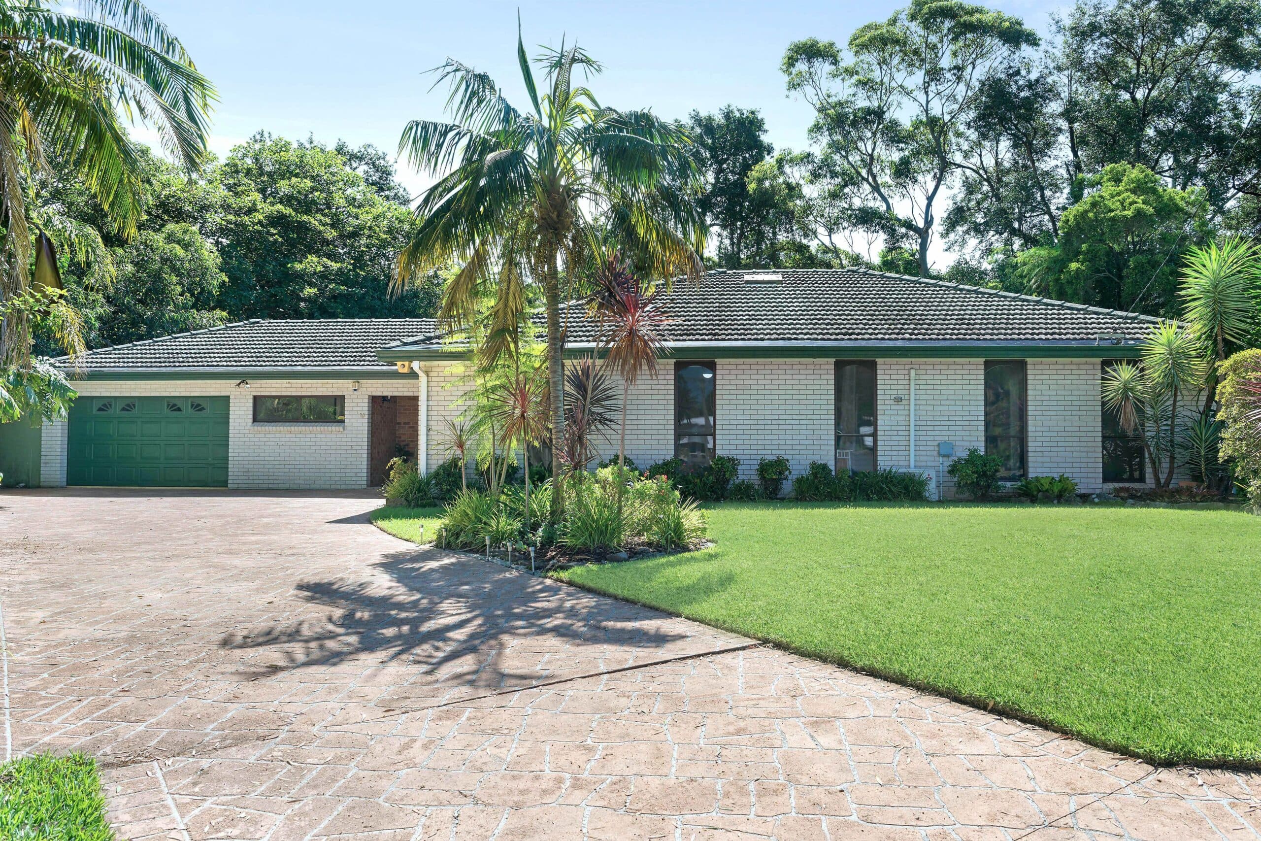16 McAndrew Crescent, Mangerton - Image 1