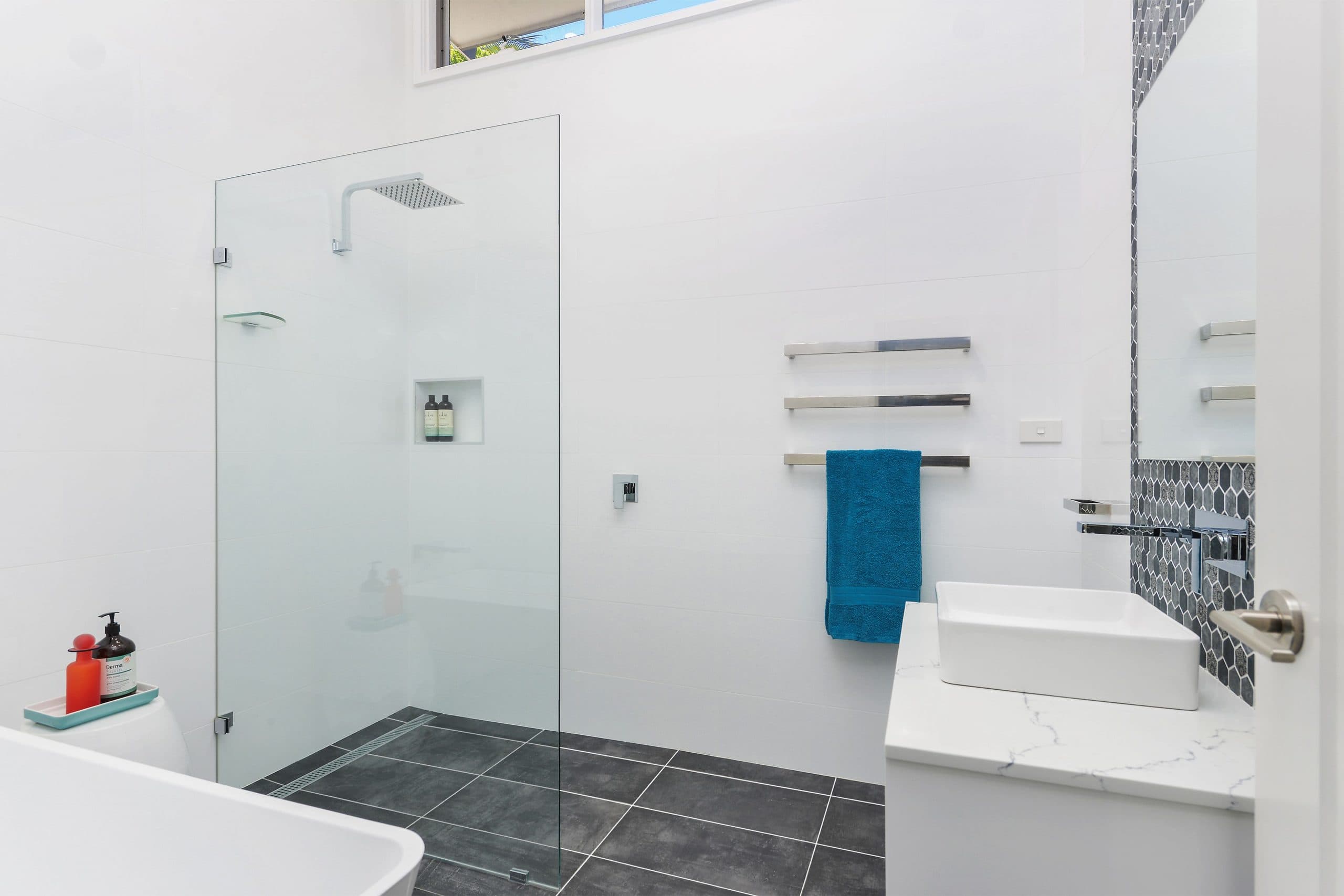 18 Medway Drive, Mount Keira - Thumbnail 2
