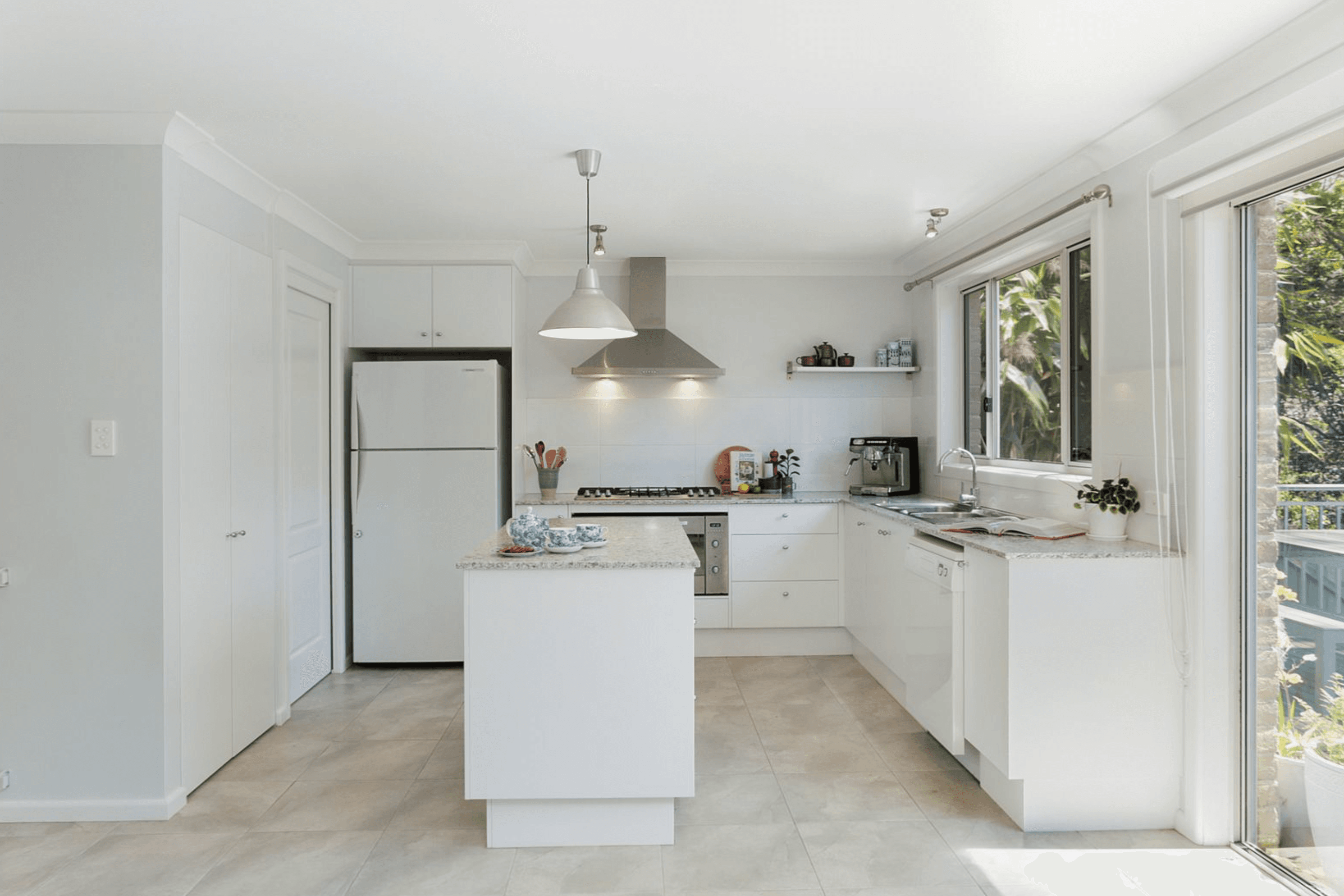10 Avon Parade, Mount Kembla - Thumbnail 4