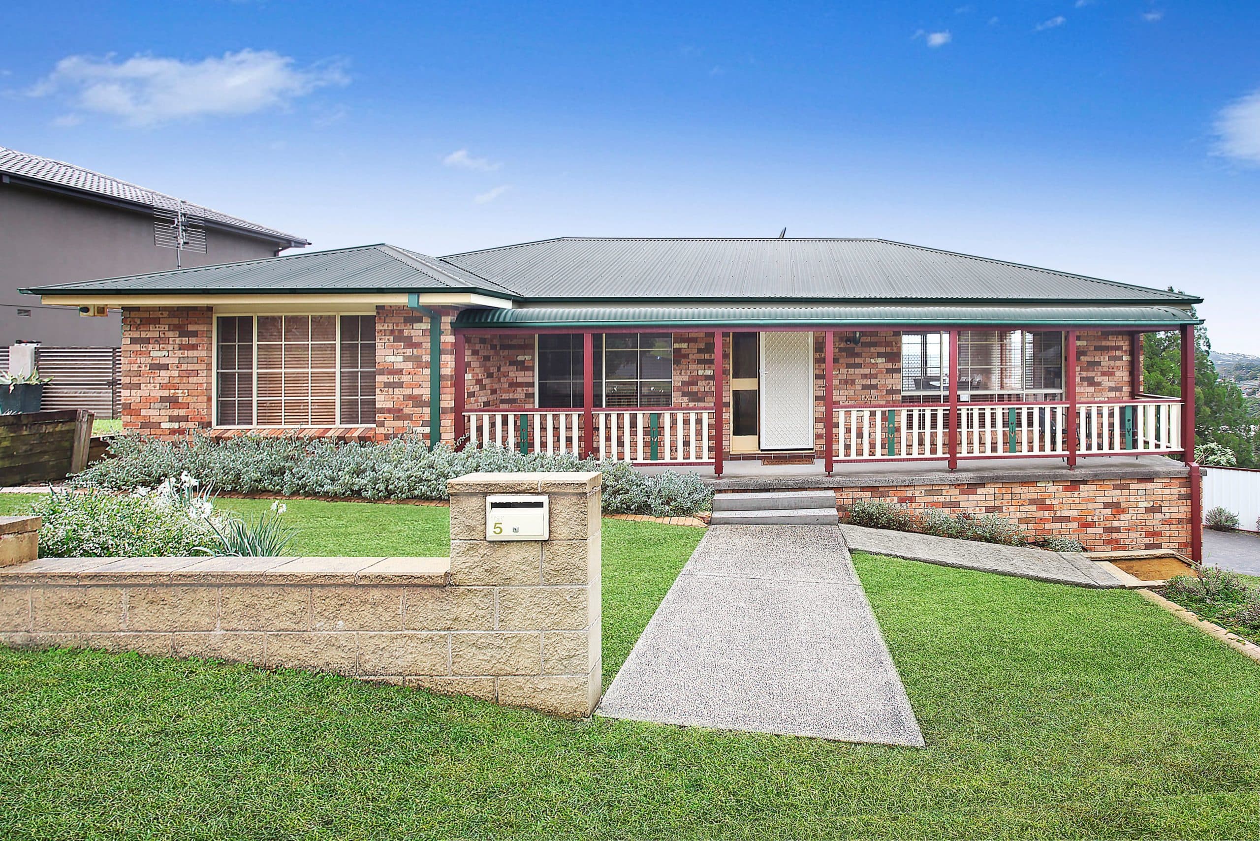 5 Murrogun Crescent, Cordeaux Heights - Image 1
