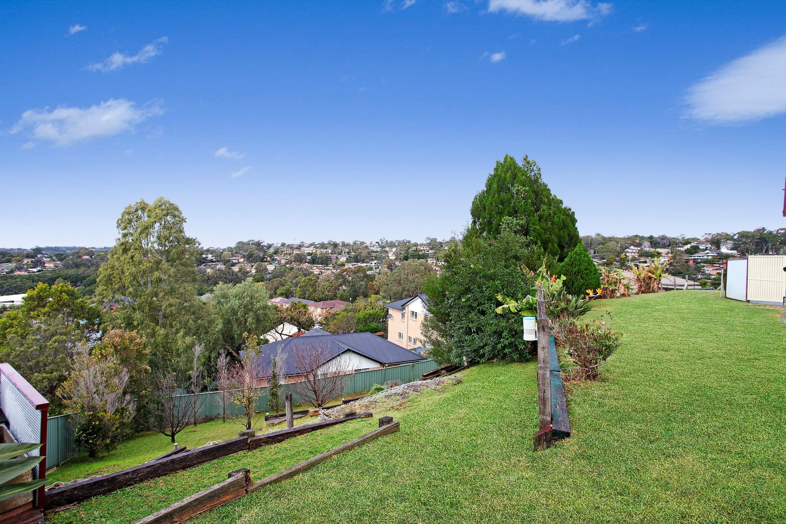 5 Murrogun Crescent, Cordeaux Heights - Thumbnail 3