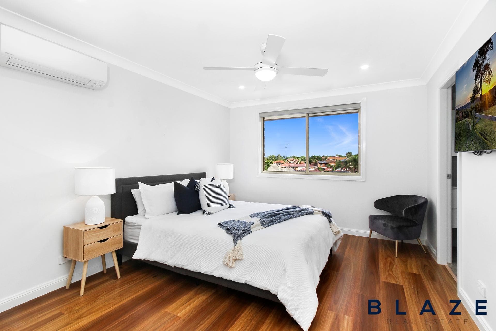 12 Comin Place, Abbotsbury - Image 1