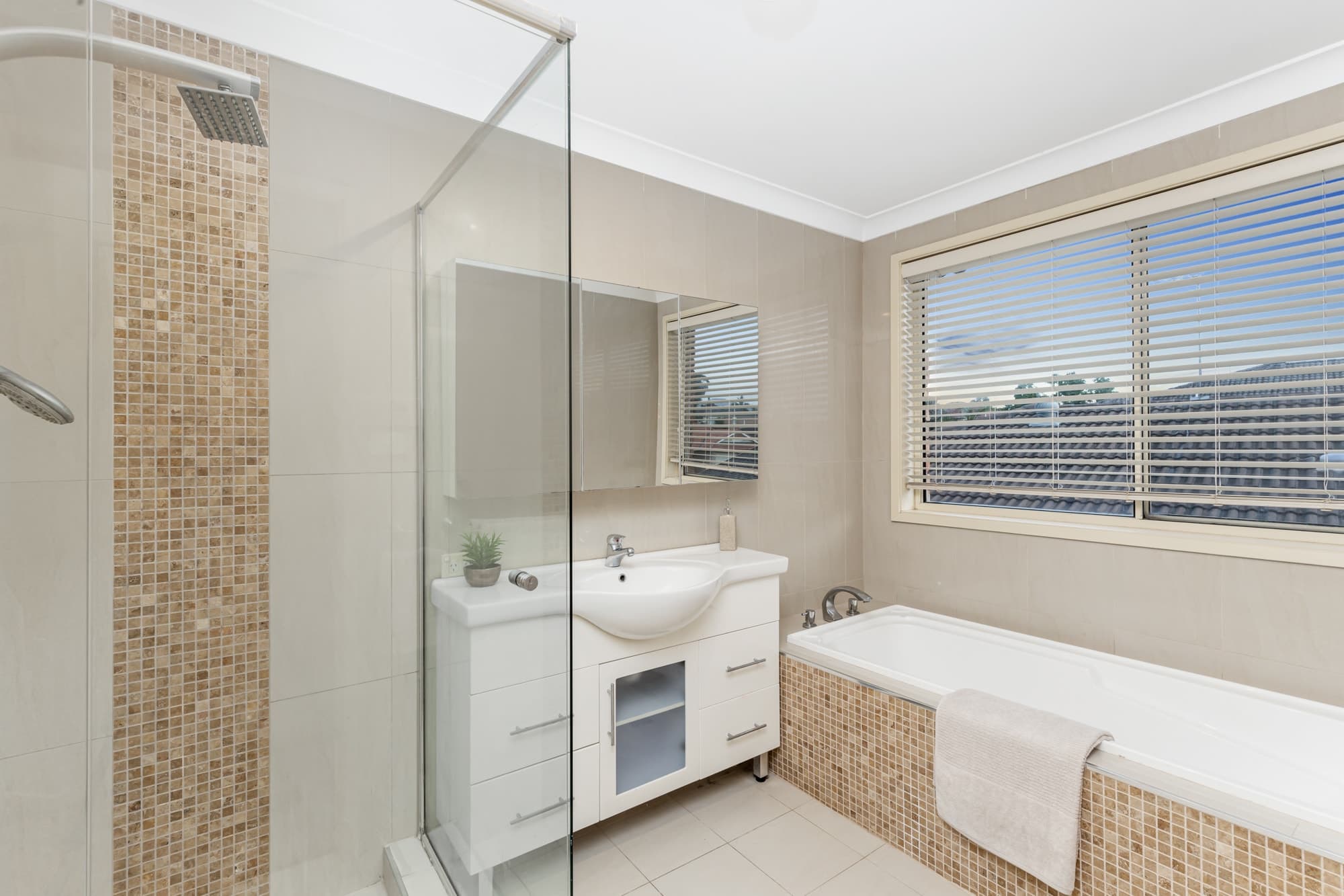60 Greenway Drive, West Hoxton - Thumbnail 7