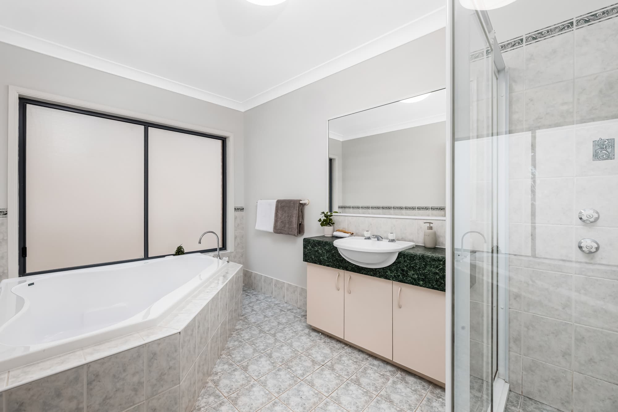 9 Restwell Road, Bossley Park - Thumbnail 2