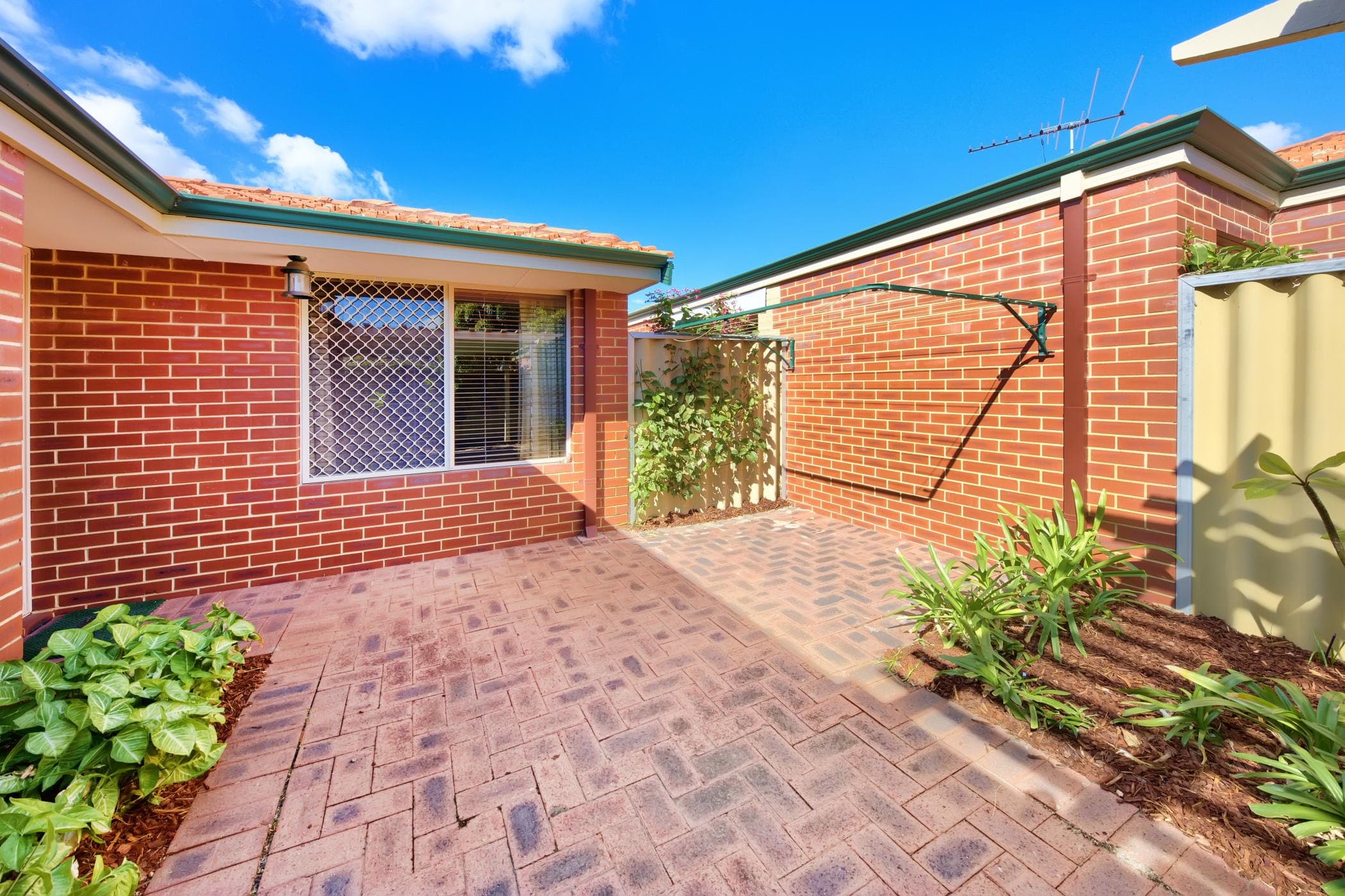 2/25 Shaw Road, DIANELLA WA 6059, Dianella - Image 1