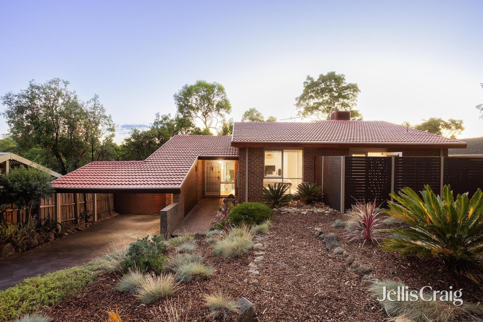 42 Wycliffe Crescent, Eltham, Eltham - Image 1