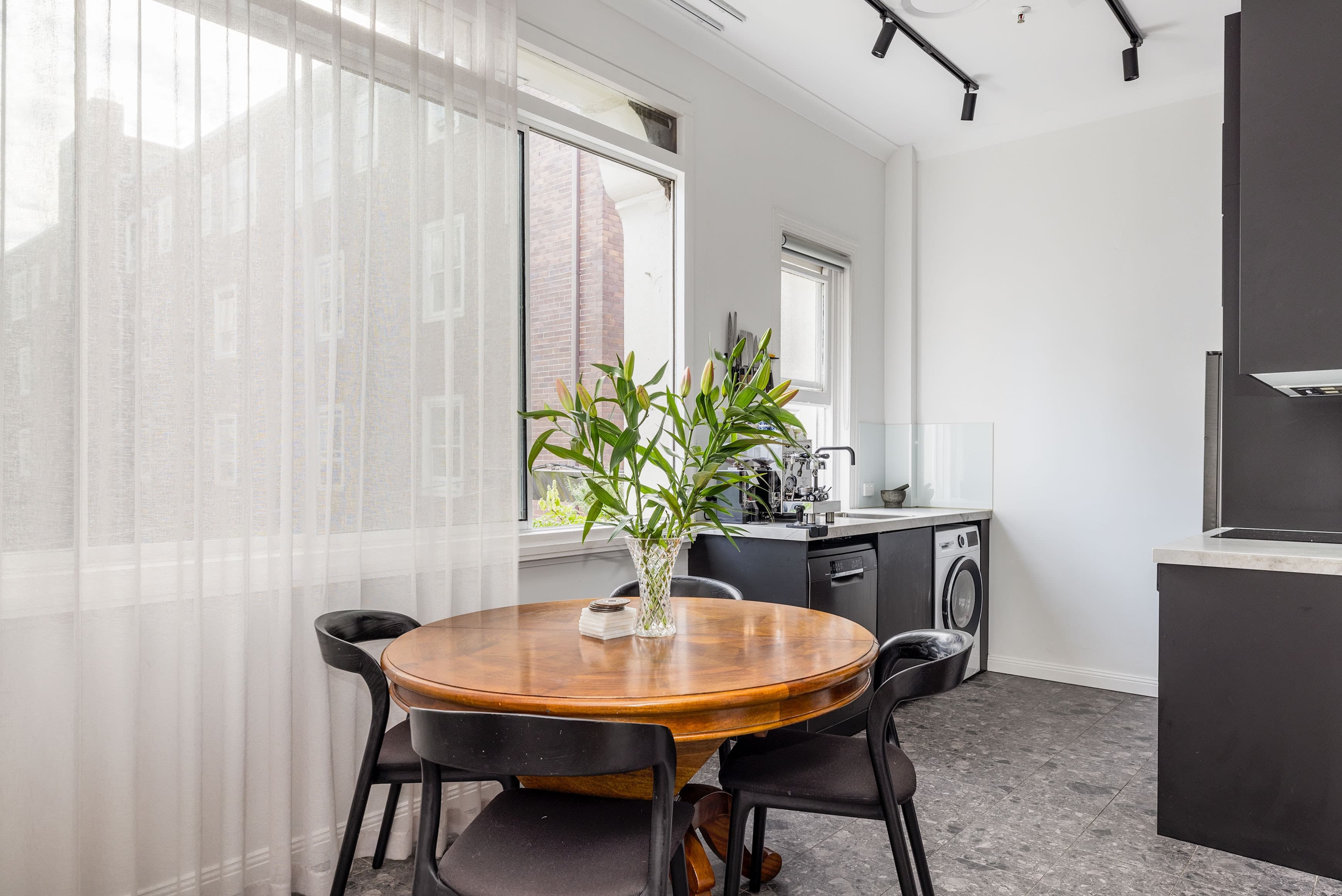 20/133 Macleay Street, Potts Point - Thumbnail 2