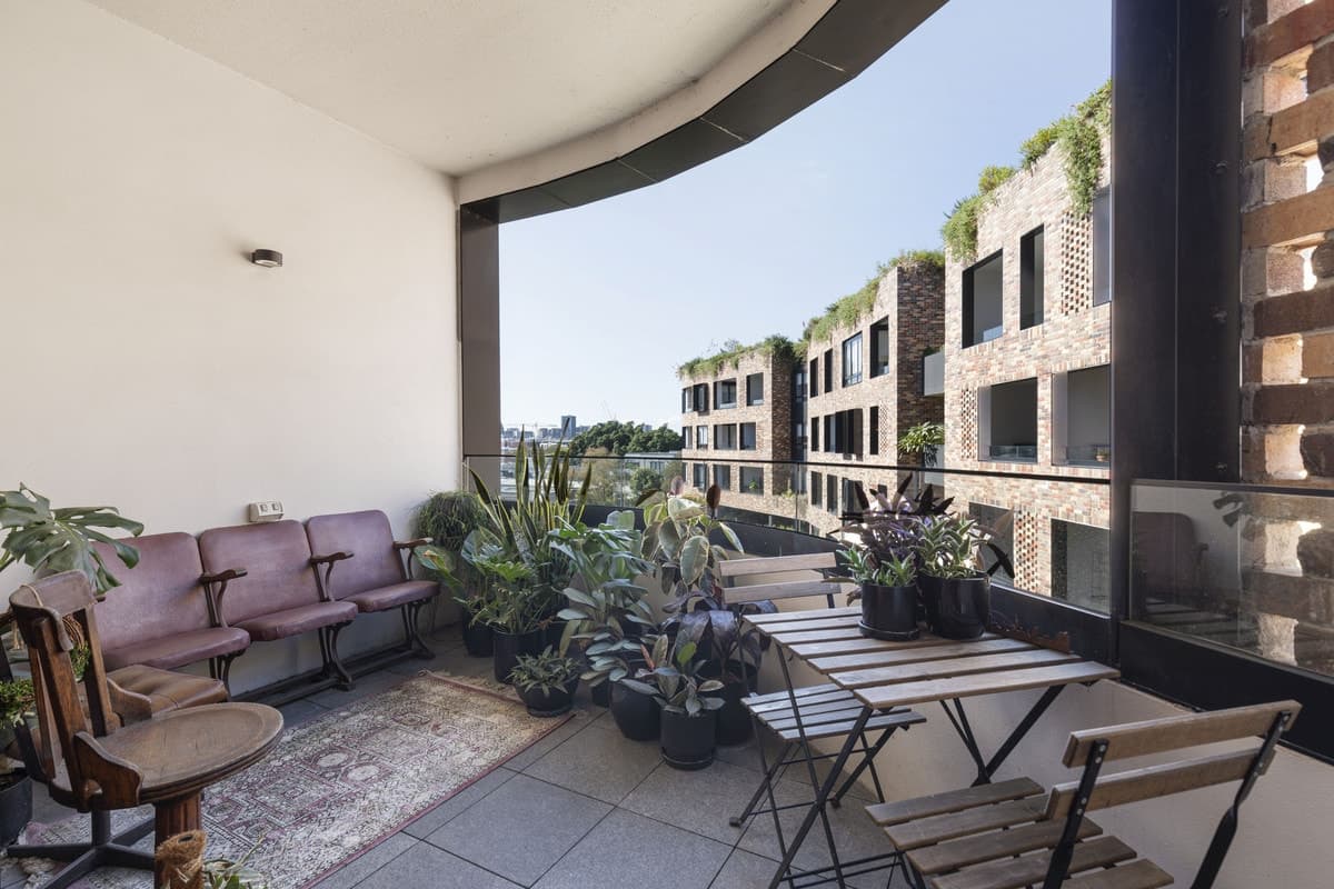 438/18 Huntley Street, Alexandria - Image 1