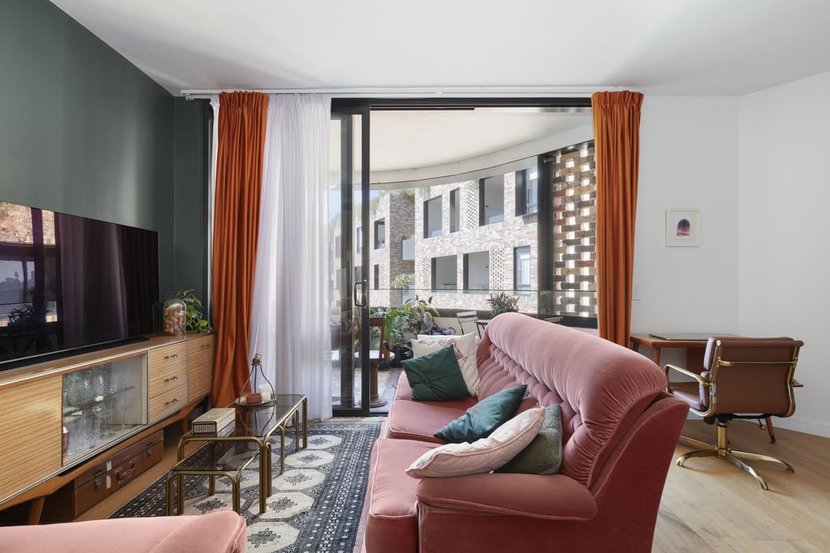 438/18 Huntley Street, Alexandria - Thumbnail 2