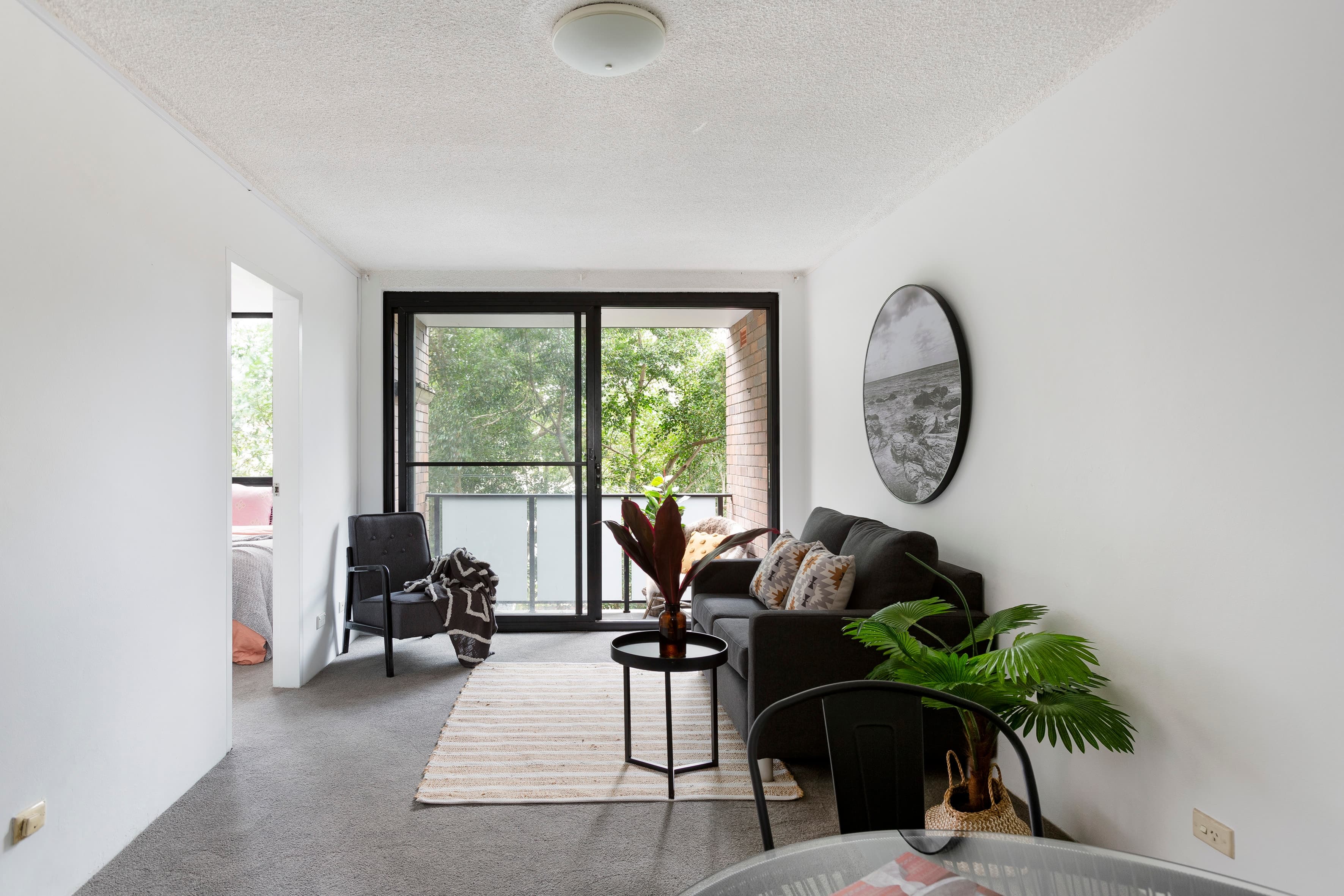 11/211 Wigram Road, Forest Lodge - Image 1