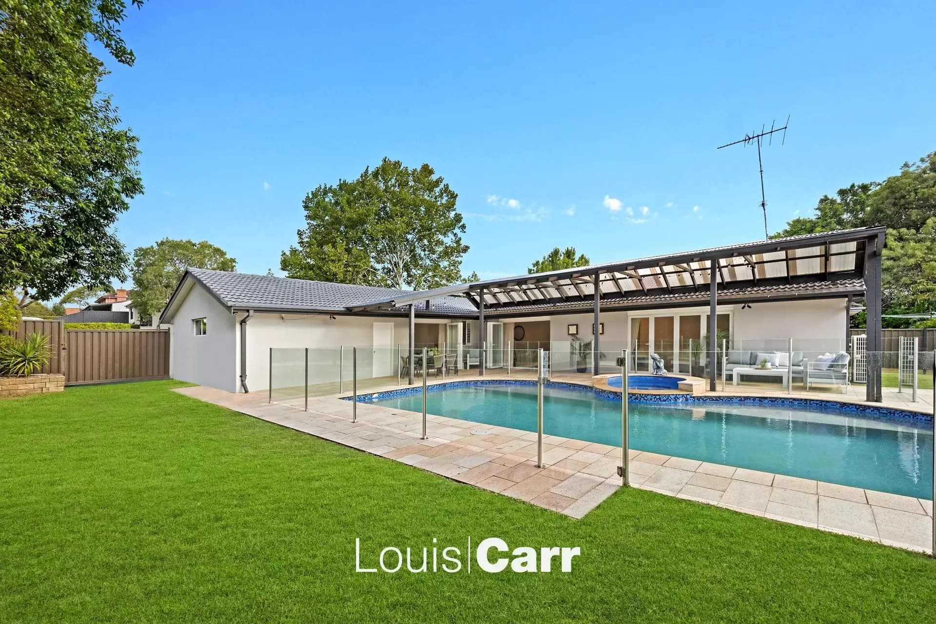 8/ 23-25 Bluett Drive, Smeaton Grange - Thumbnail 2