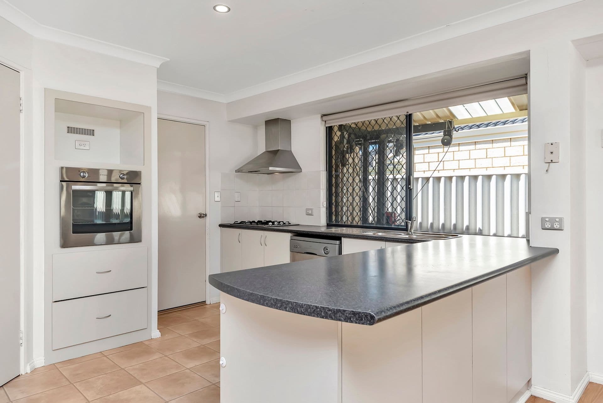 20/61 Rockingham Beach Road, Rockingham, WA, 6168, Shoalwater - Thumbnail 3