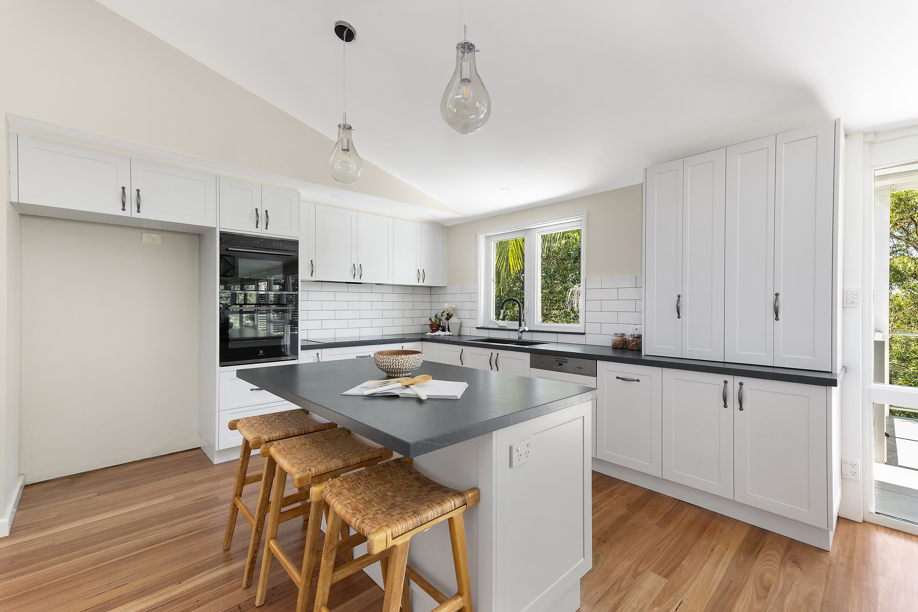 17 Ravenhill Road, Turramurra NSW 2074, Turramurra - Thumbnail 4