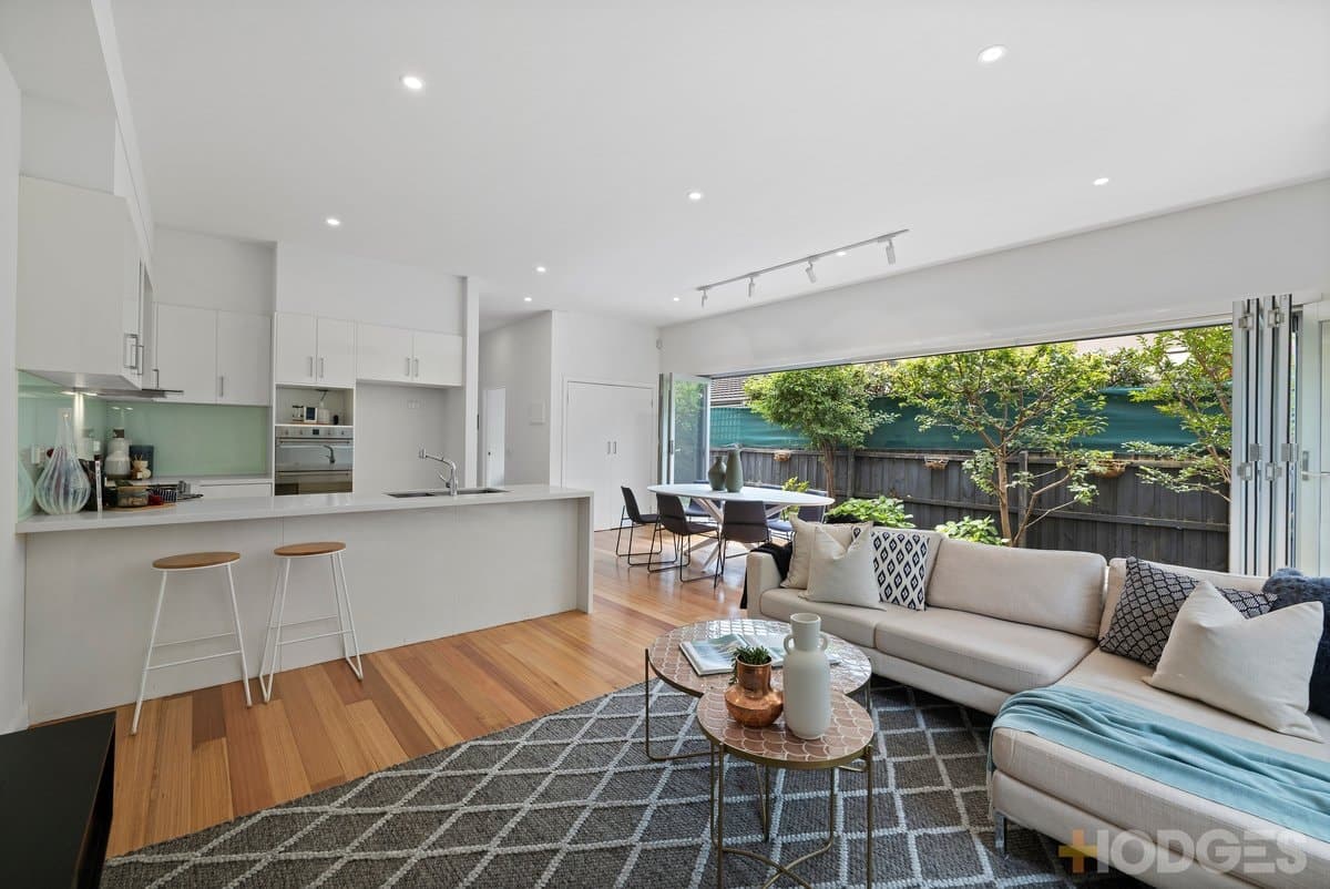 124 Tramway Parade, Beaumaris, VIC, 3193, Beaumaris - Thumbnail 2