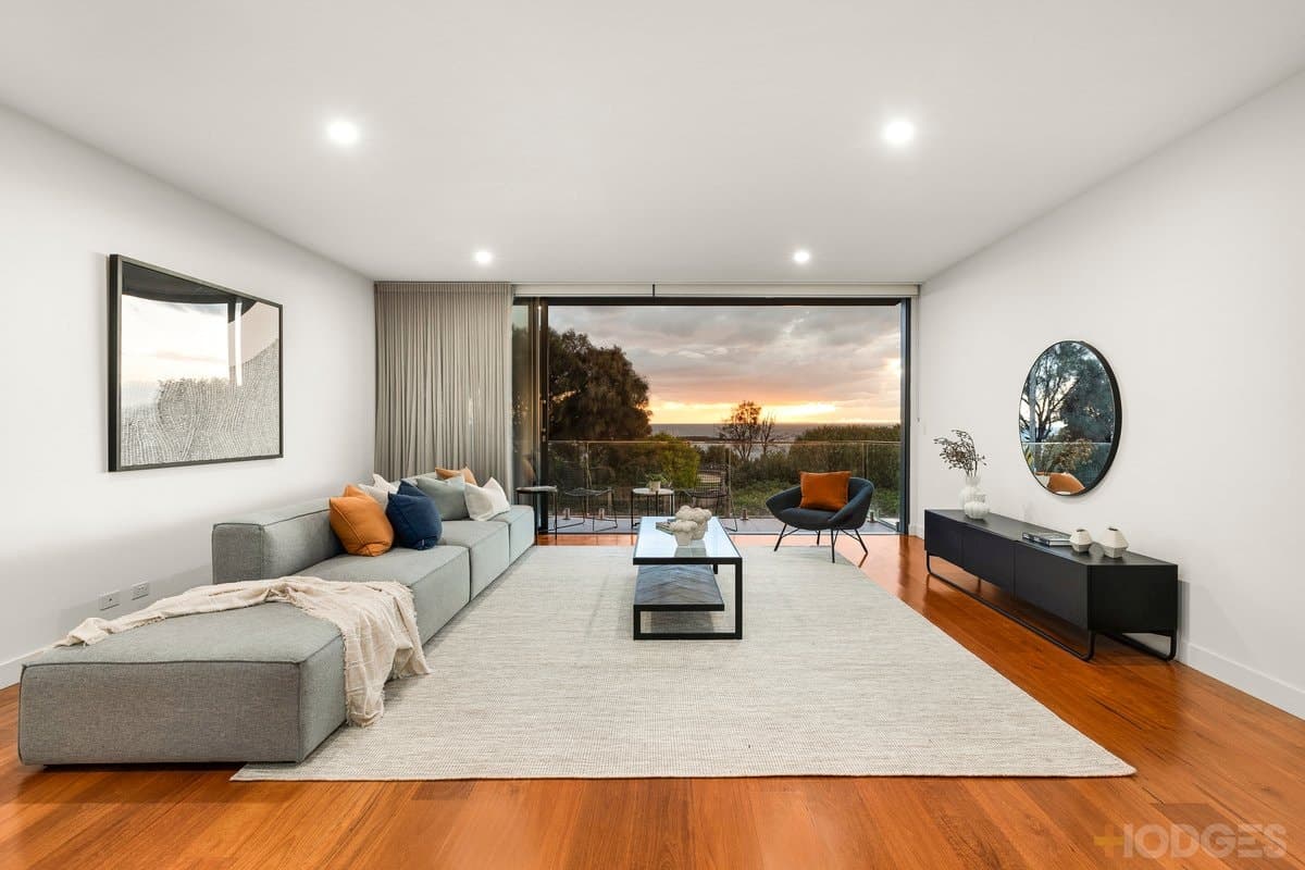 67 Beach Road, Hampton, VIC, 3188, Hampton - Thumbnail 2