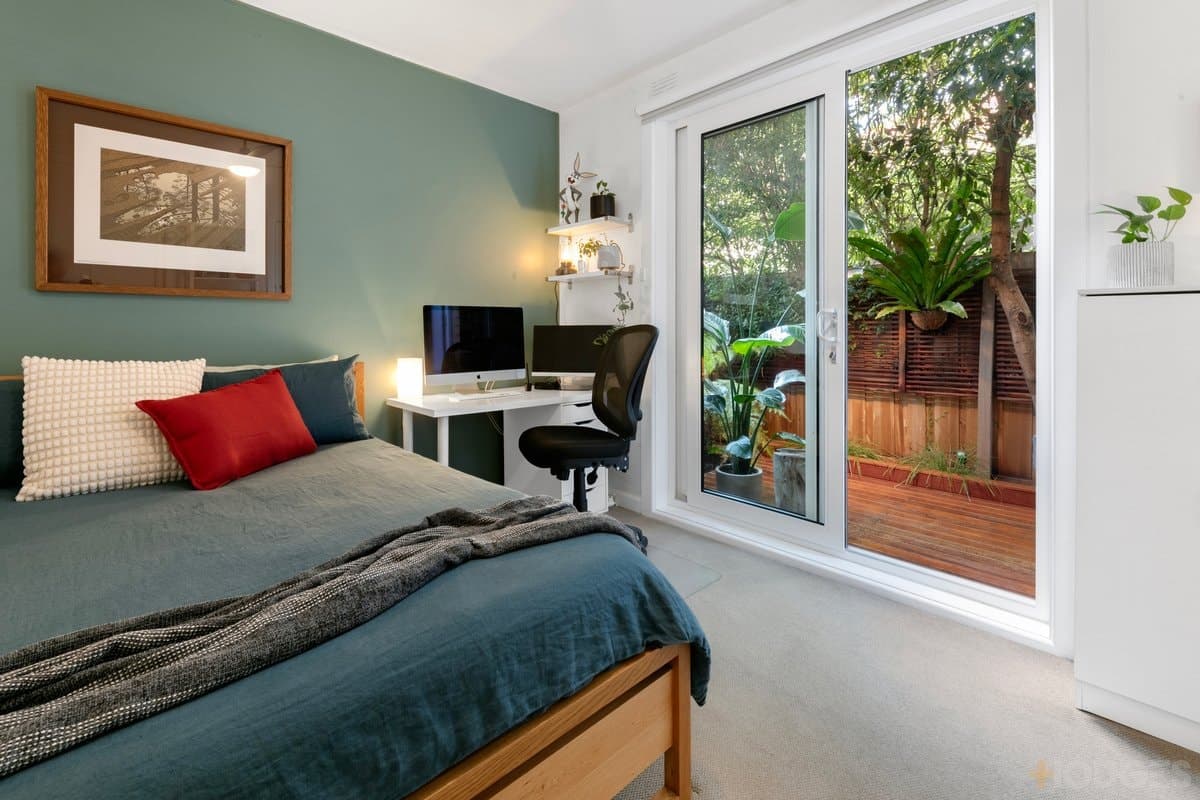 2 / 4 Poets Grove, Elwood, VIC, 3184, Elwood - Thumbnail 3