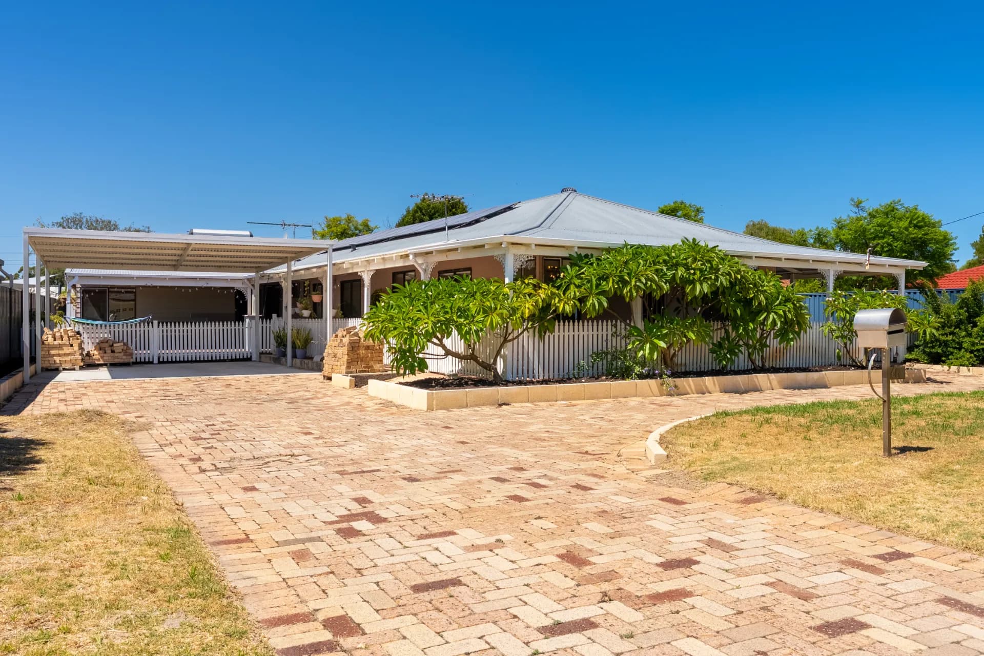 60 Houston Street, Rockingham - Thumbnail 2