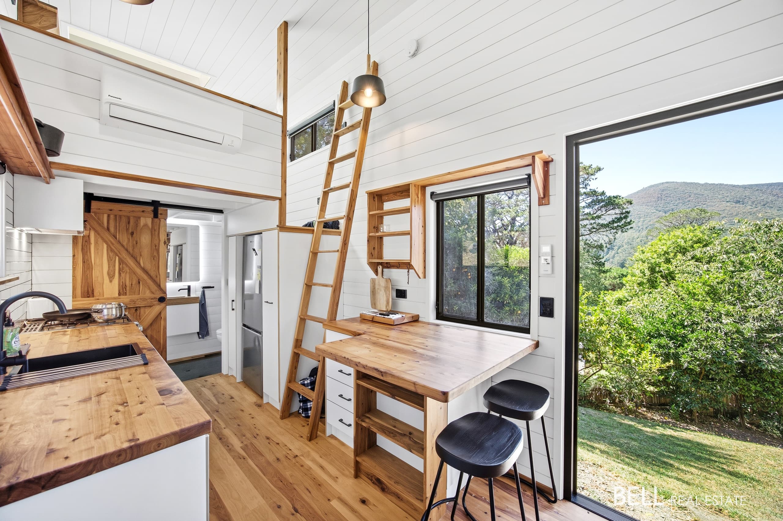 7 Brisbane Parade, WARBURTON, Warburton - Thumbnail 2