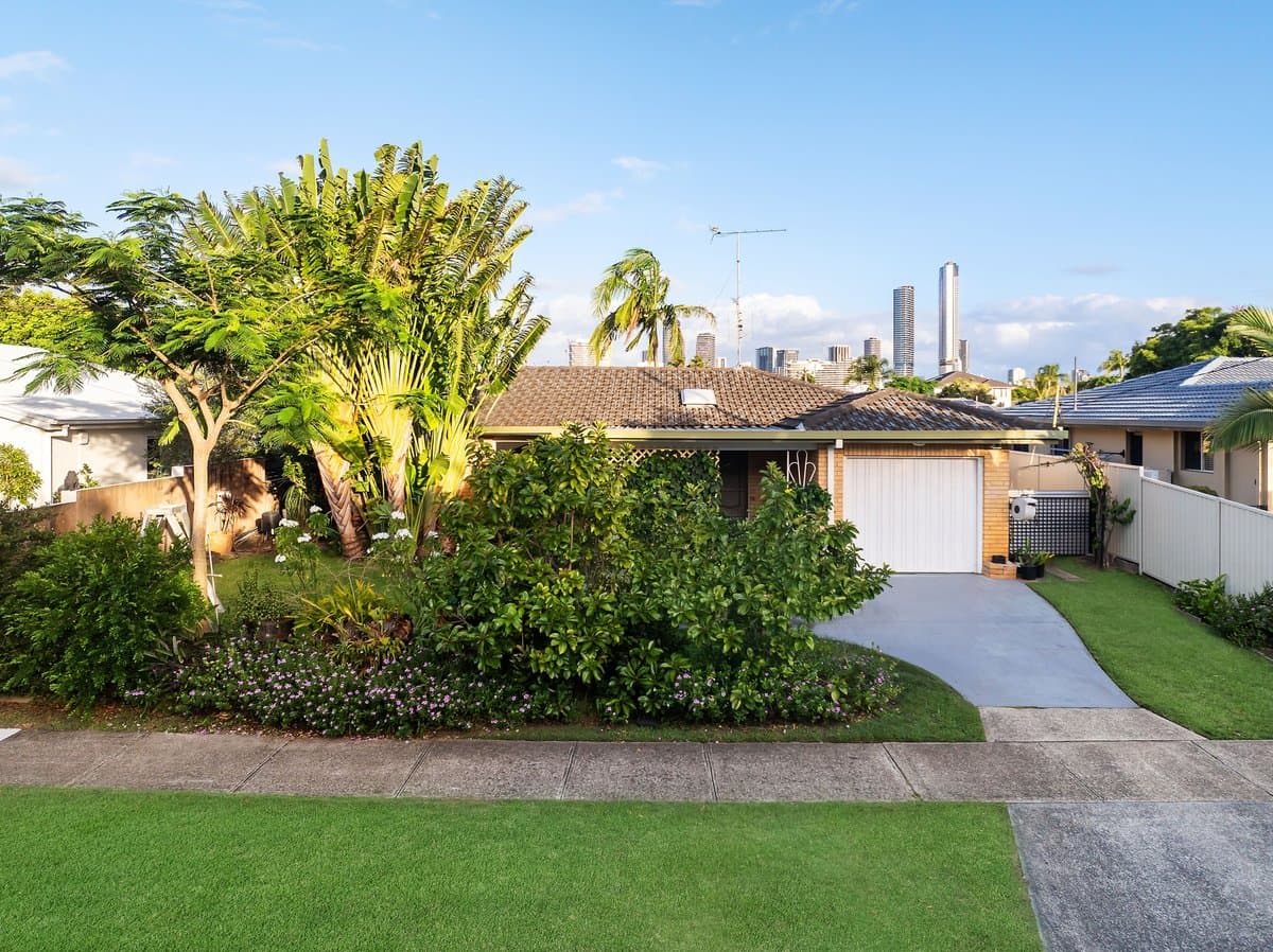 102 Rio Vista Boulevard, BROADBEACH WATERS QLD 4218, Broadbeach Waters - Thumbnail 2
