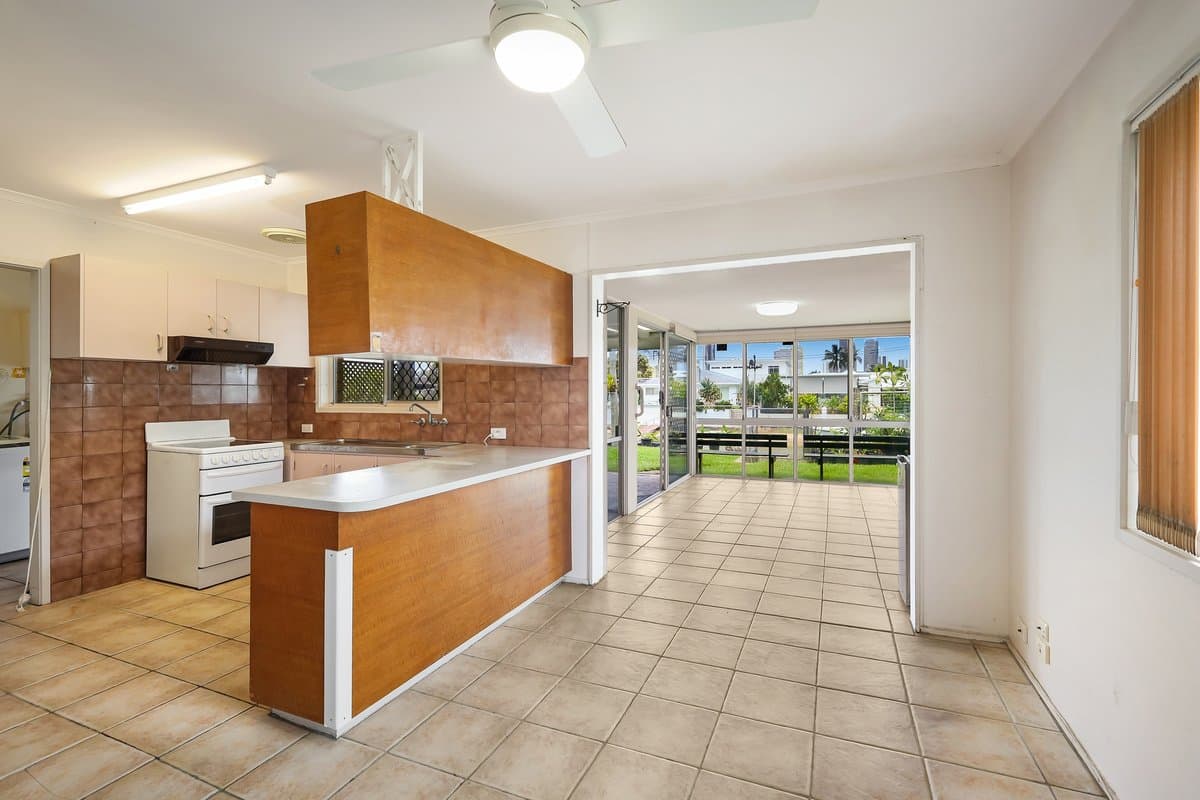 102 Rio Vista Boulevard, BROADBEACH WATERS QLD 4218, Broadbeach Waters - Thumbnail 8