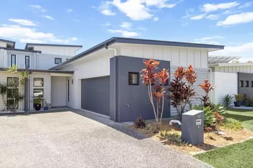 2/10 Hans Boysen Drive, Mudjimba, Mudjimba - Image 1