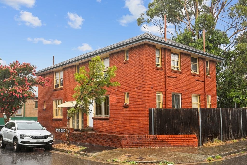 1/119 Probert Street, Newtown - Image 1