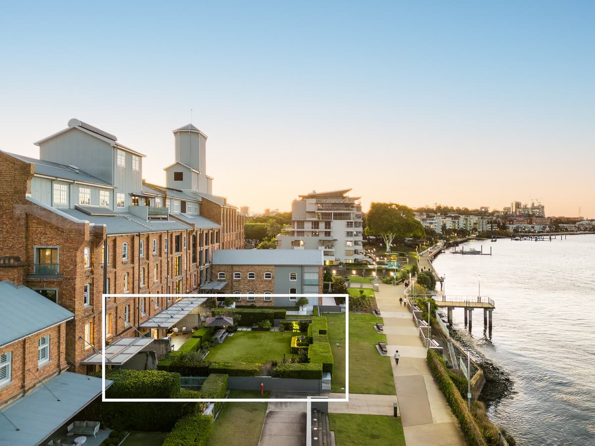 32 Refinery Parade, New Farm - Thumbnail 2