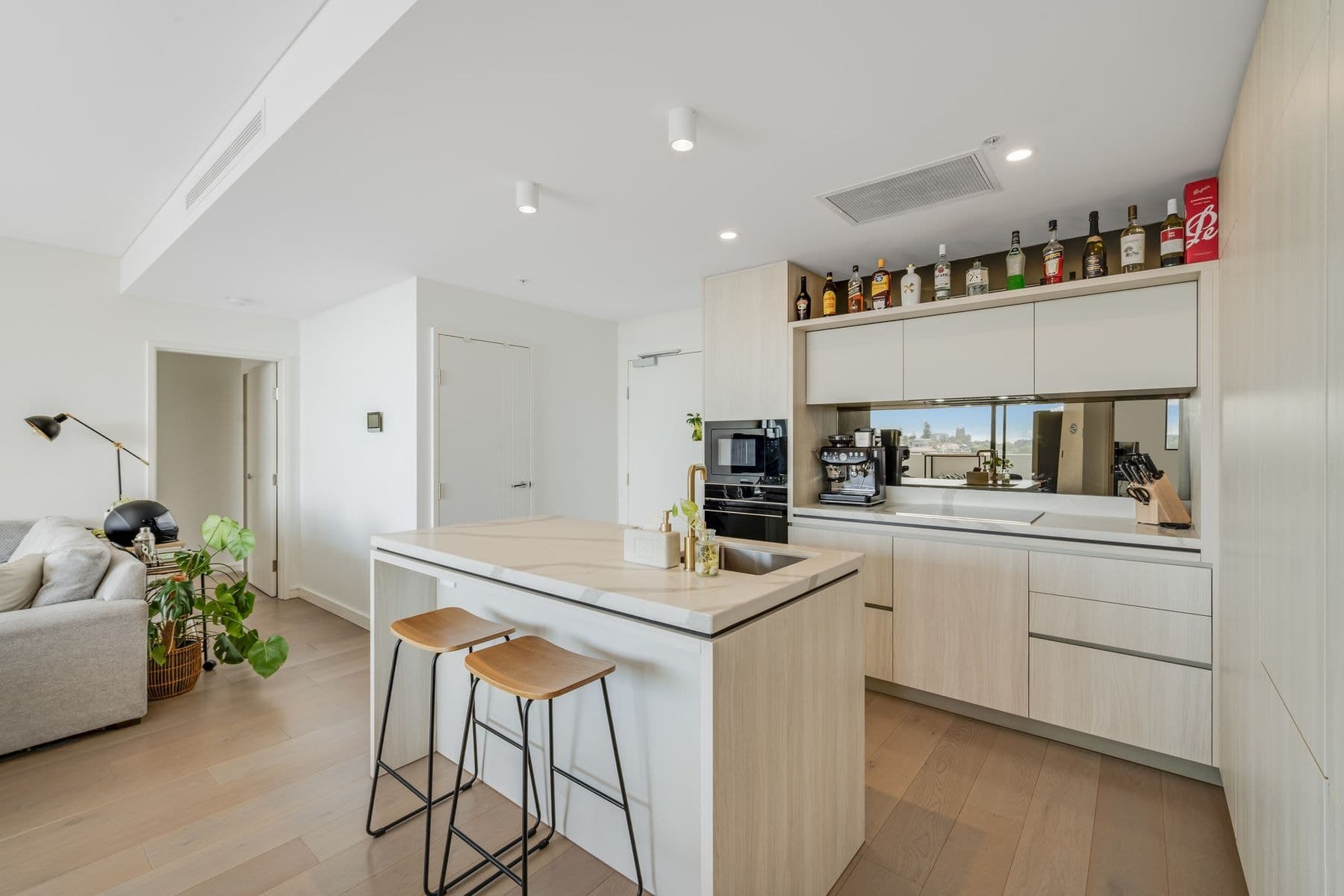 1403/509 Hunter Street, Newcastle NSW 2300, Newcastle - Thumbnail 3
