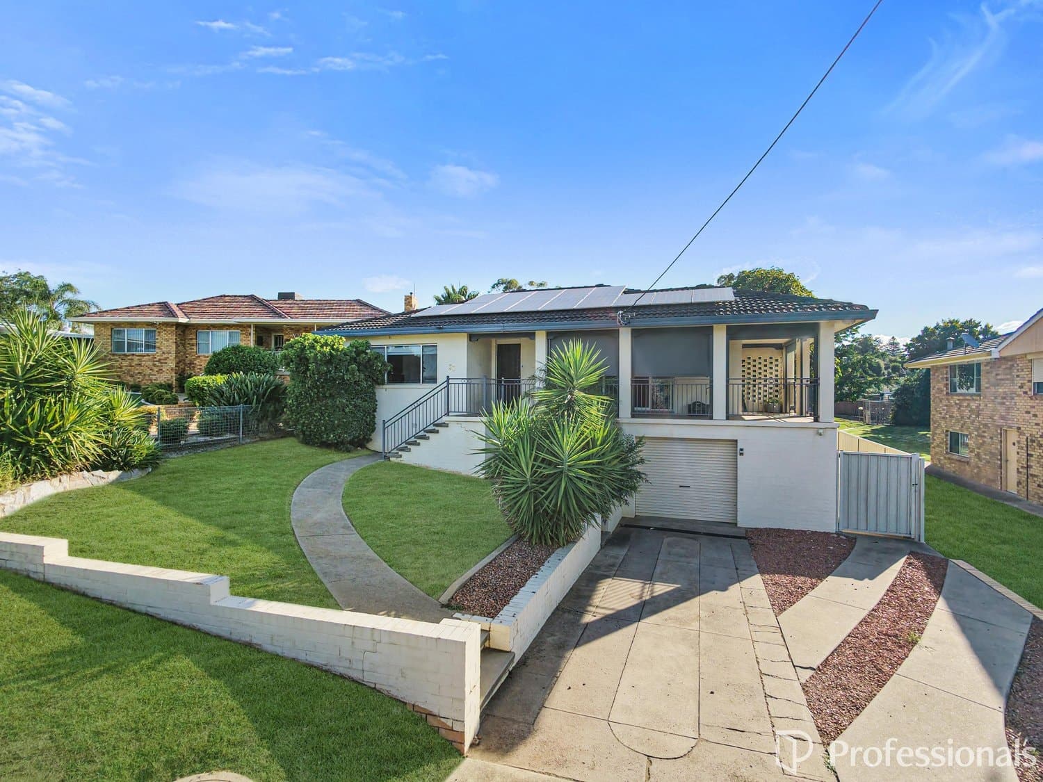 4 Bedroom House for Sale Tamworth, Hillvue - Image 1