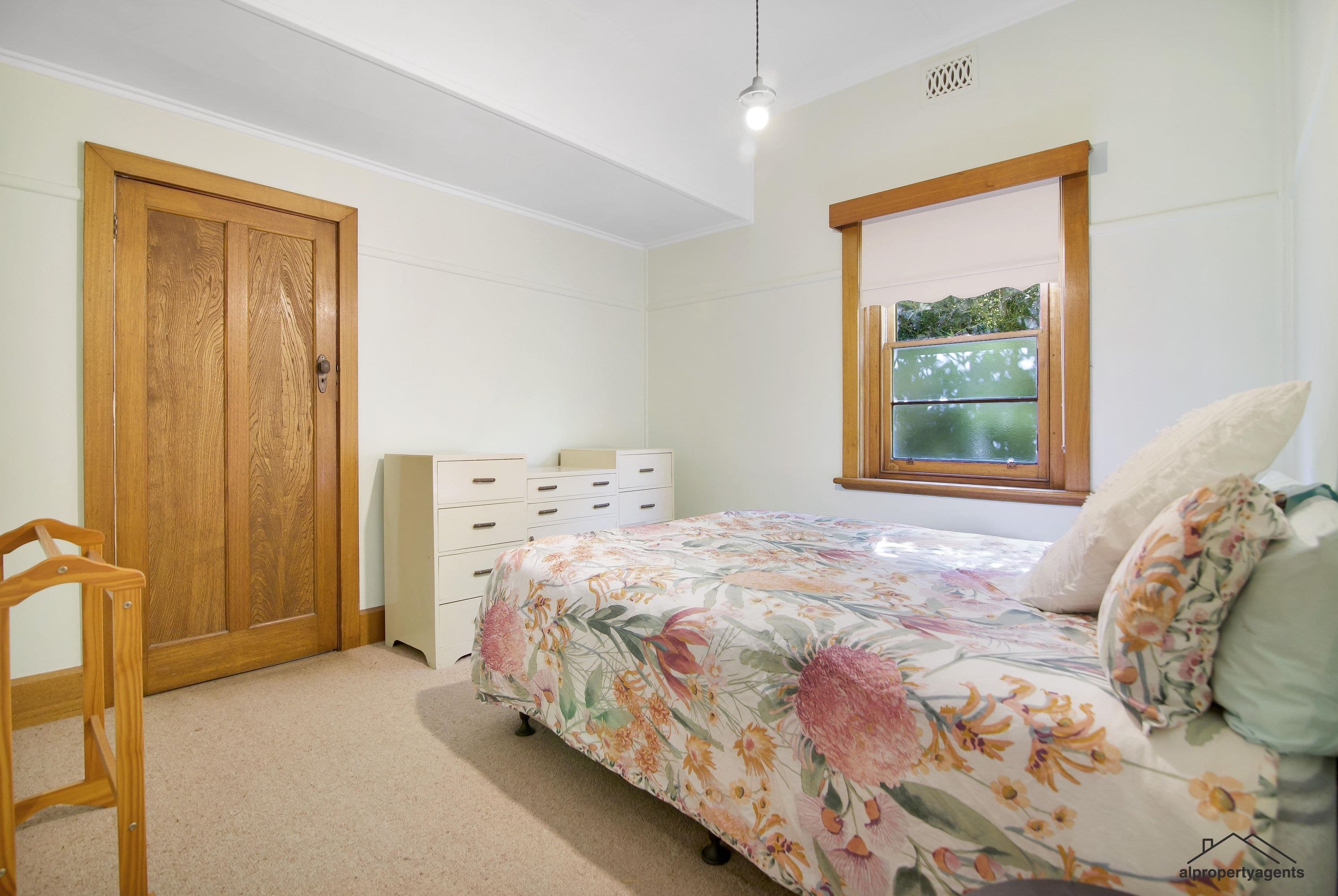 16 Robinson Street, Horsham VIC 3400, Horsham - Thumbnail 5