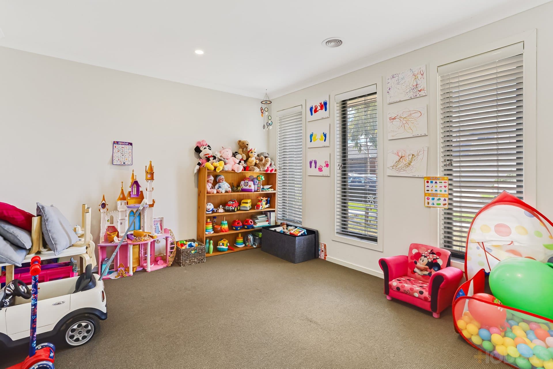 5 Artfield Drive, Werribee, VIC, 3030, Werribee - Thumbnail 2