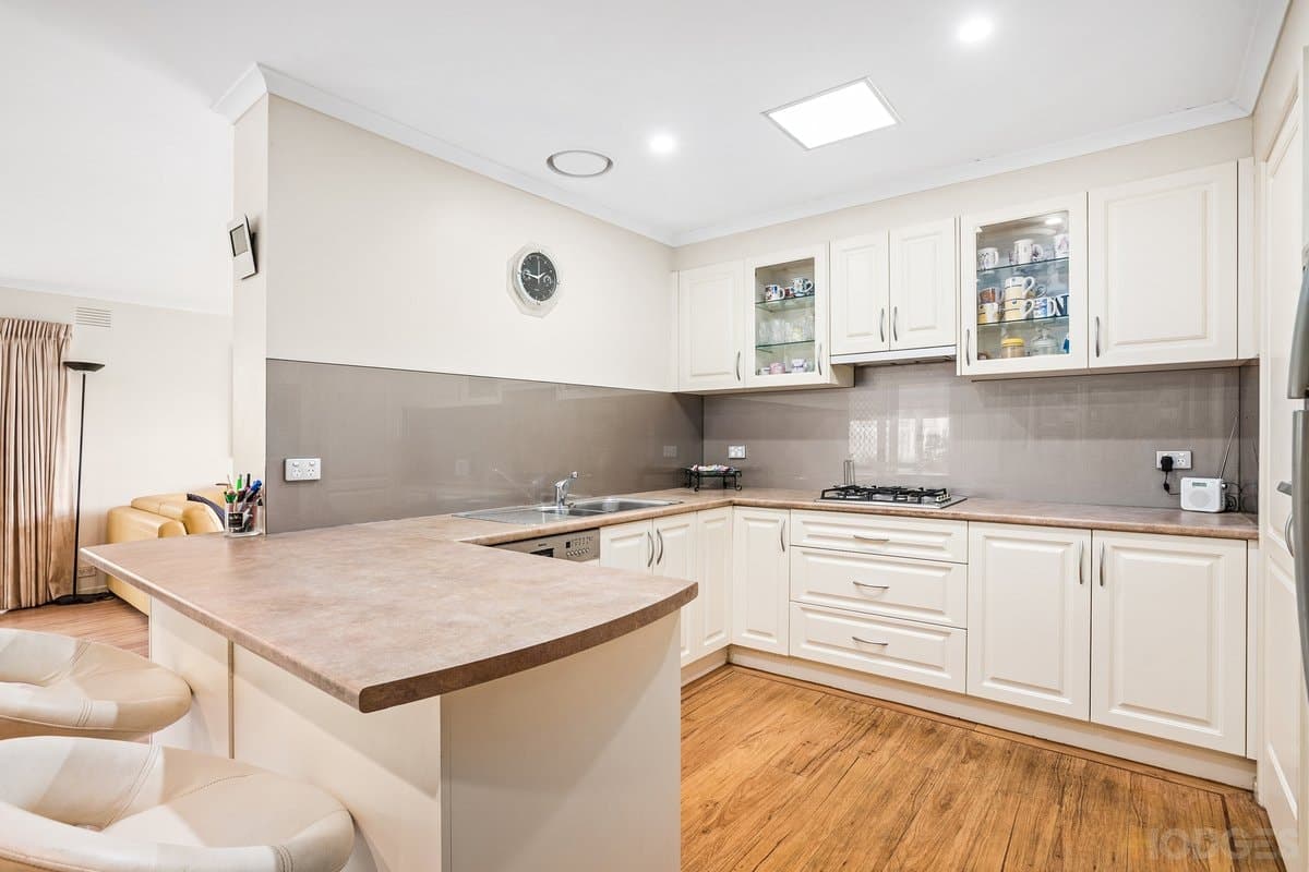 54 Tarongo Drive, Aspendale, VIC, 3195, Aspendale - Thumbnail 3