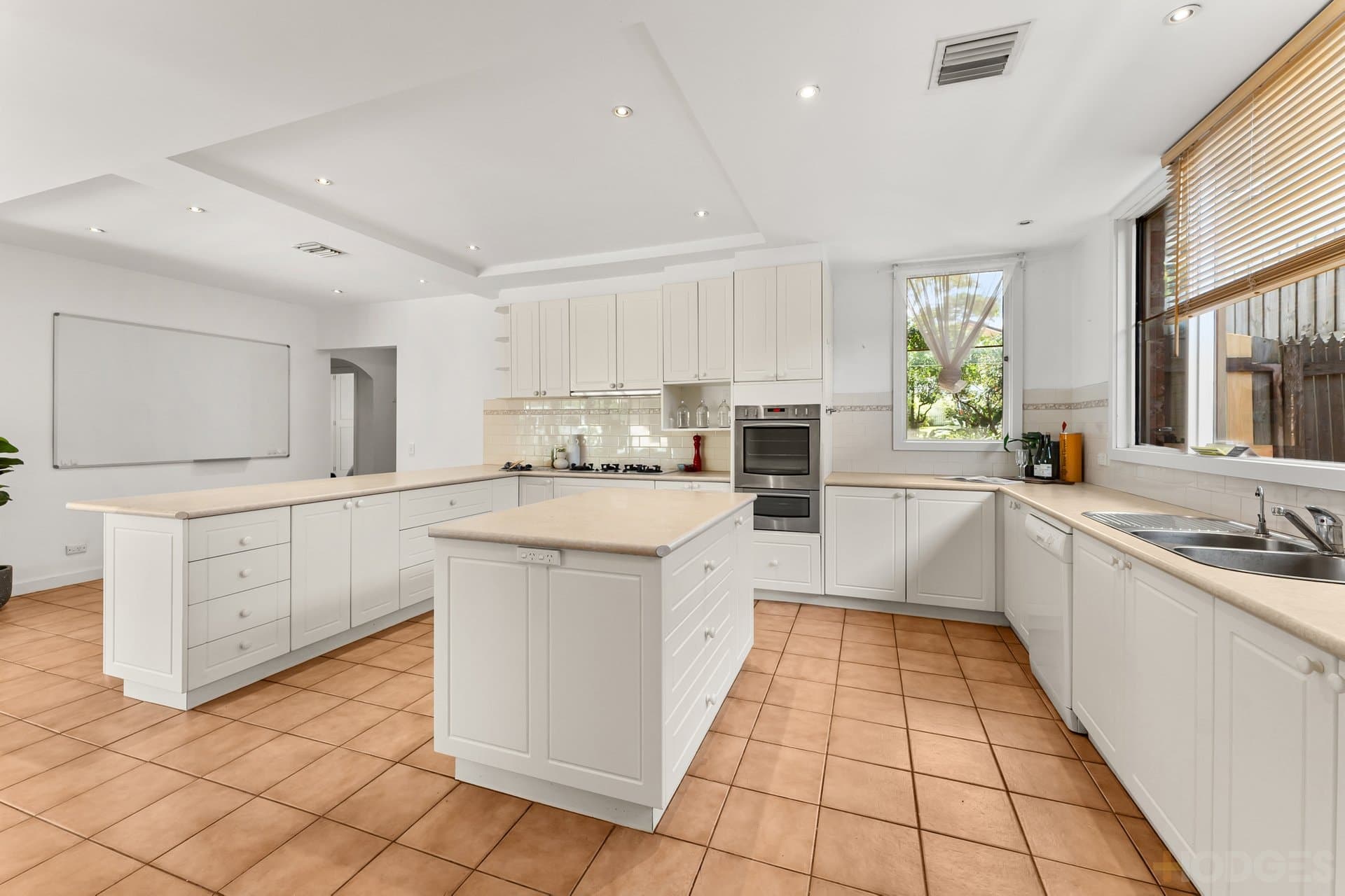 8 Valmont Avenue, Beaumaris, VIC, 3193, Beaumaris - Thumbnail 7