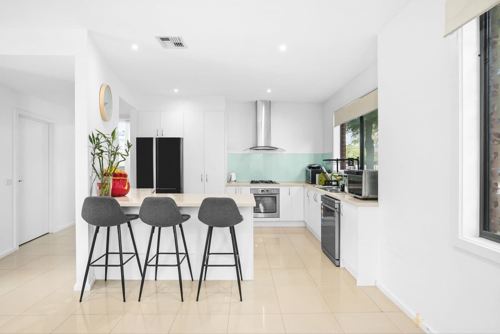 31A Friendship Square, Cheltenham, VIC, 3192, Cheltenham - Thumbnail 2