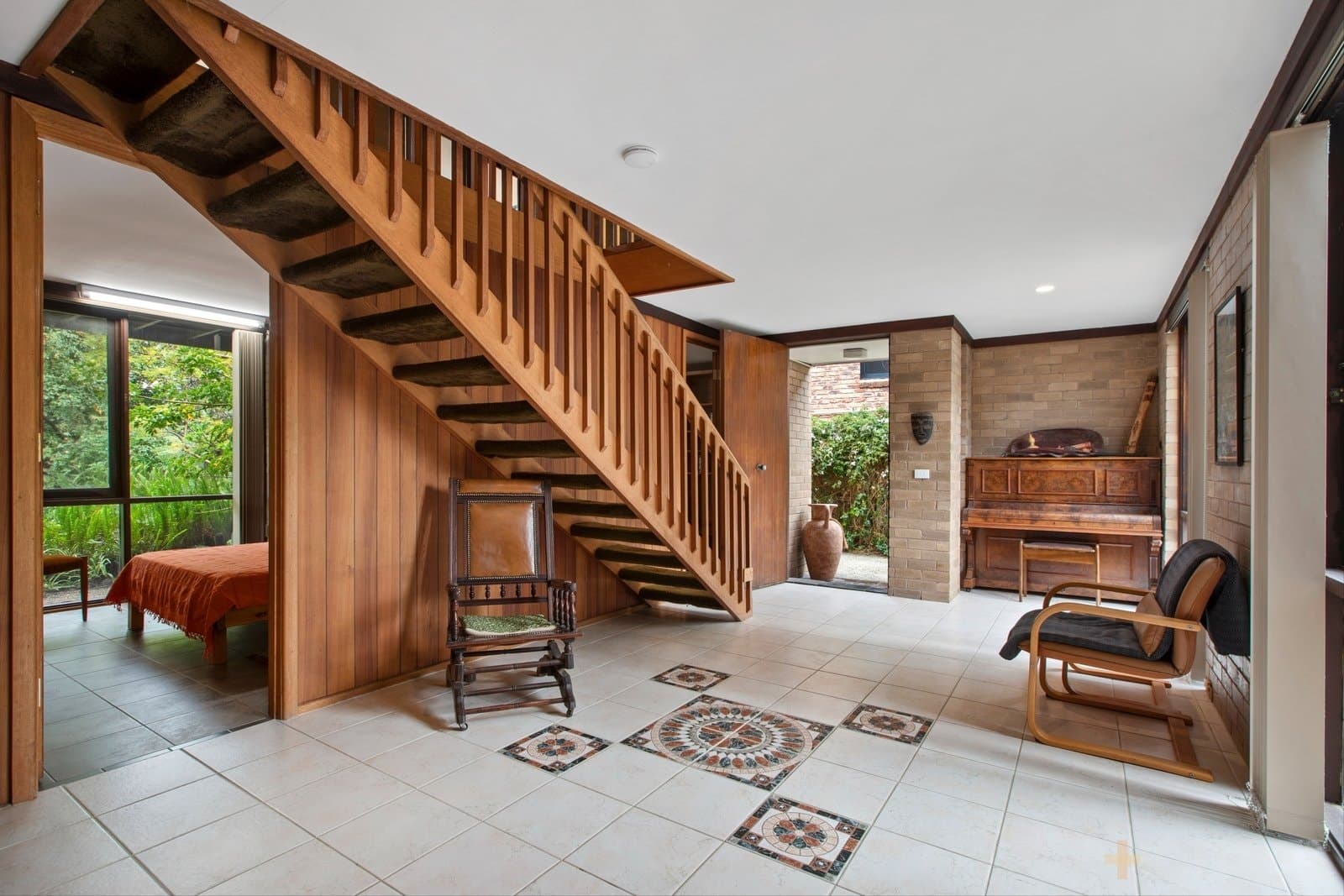 24 Fairleigh Avenue, Beaumaris, VIC, 3193, Beaumaris - Thumbnail 2
