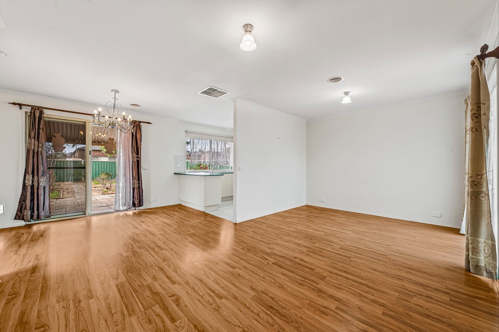 106 Rosella Avenue, Werribee, VIC, 3030, Werribee - Thumbnail 2