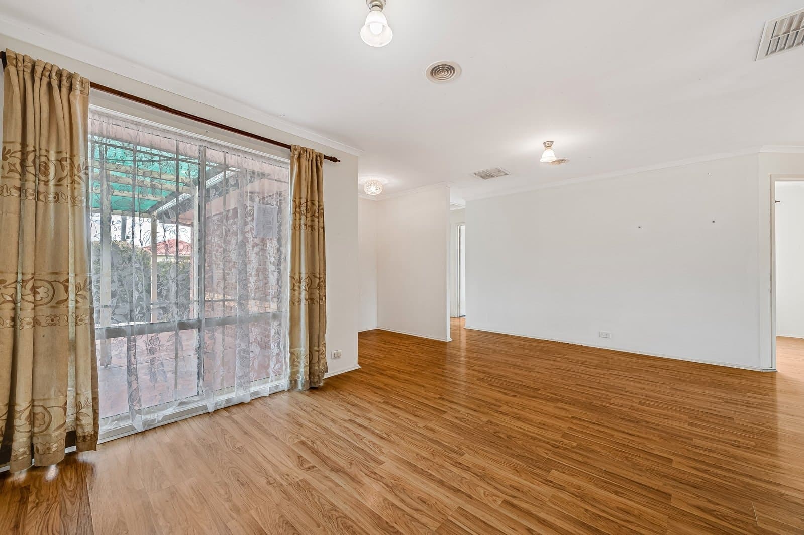 106 Rosella Avenue, Werribee, VIC, 3030, Werribee - Thumbnail 3