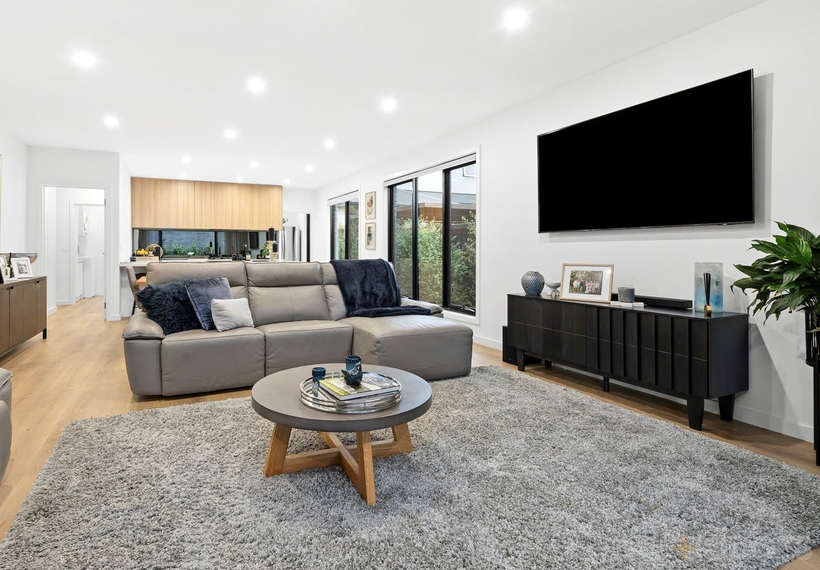 2 / 27 Knight Avenue, Herne Hill, VIC, 3218, Herne Hill - Thumbnail 3