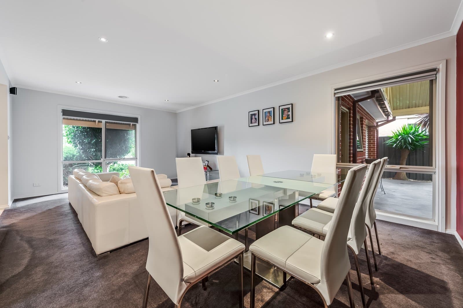 12 Peppermint Crescent, Manor Lakes, VIC, 3024, Manor Lakes - Thumbnail 2