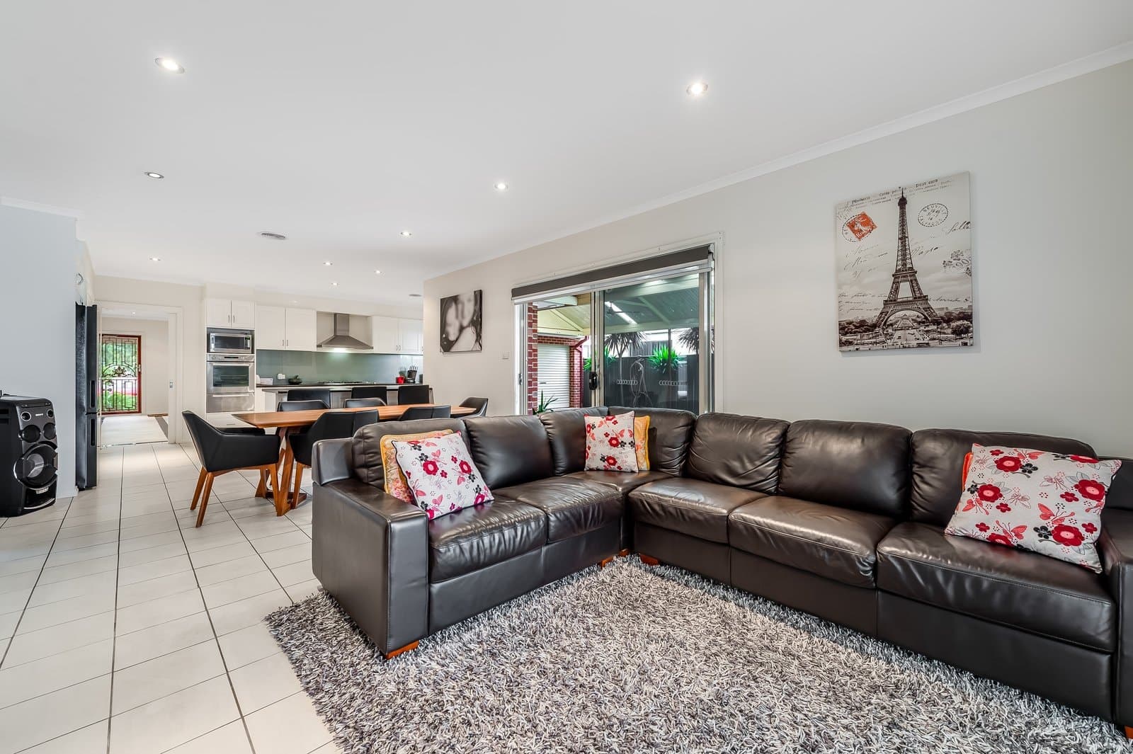 12 Peppermint Crescent, Manor Lakes, VIC, 3024, Manor Lakes - Thumbnail 3