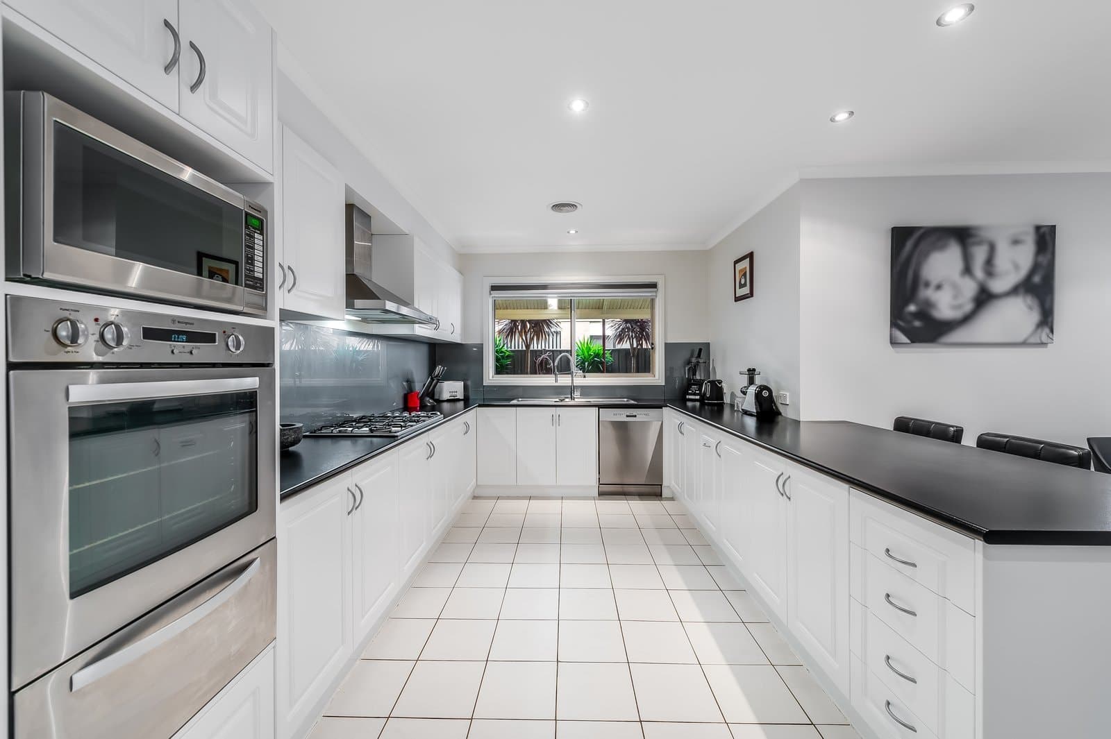 12 Peppermint Crescent, Manor Lakes, VIC, 3024, Manor Lakes - Thumbnail 4