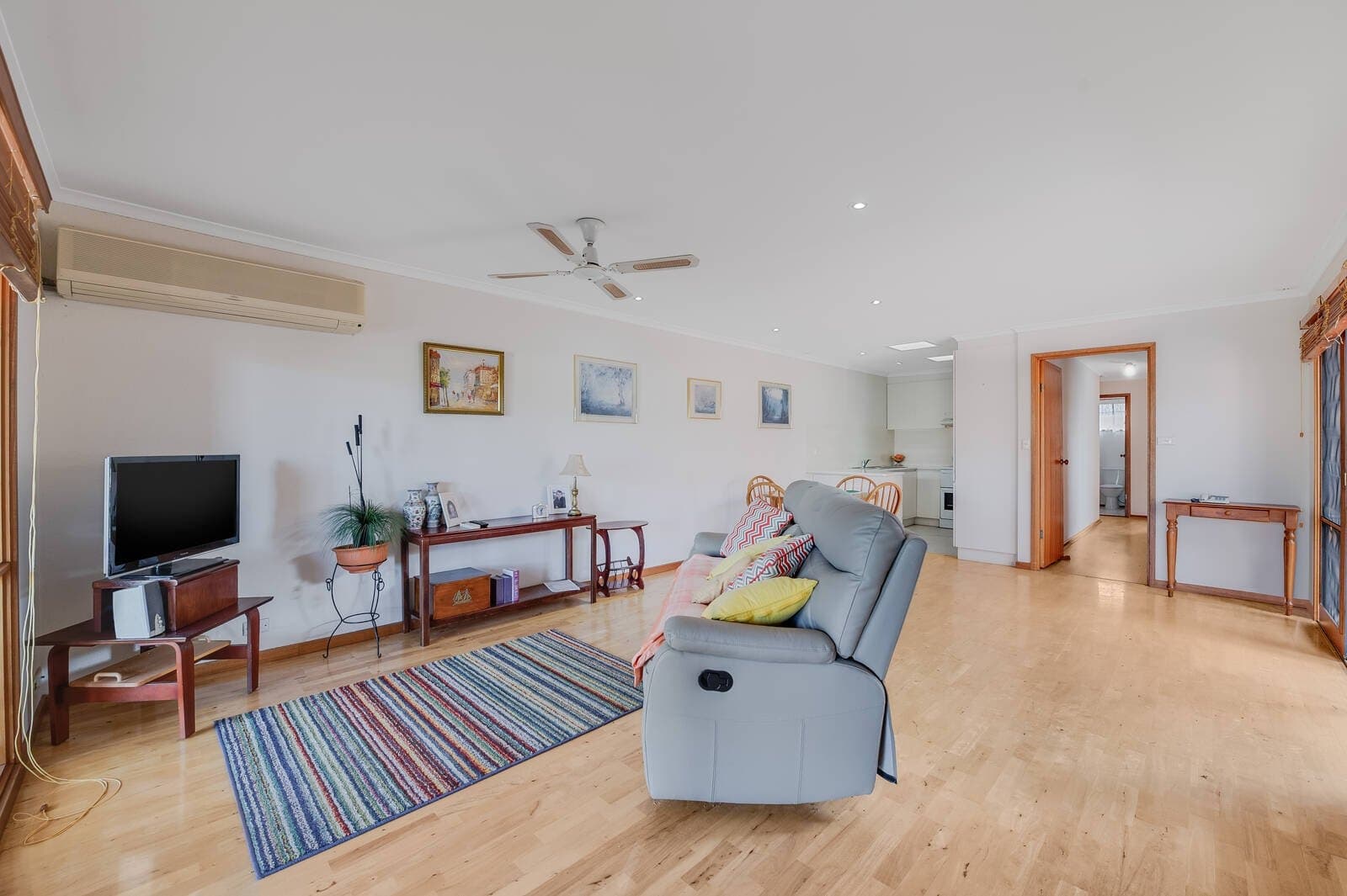 1 / 12 Melanie Drive, Werribee, VIC, 3030, Werribee - Thumbnail 2