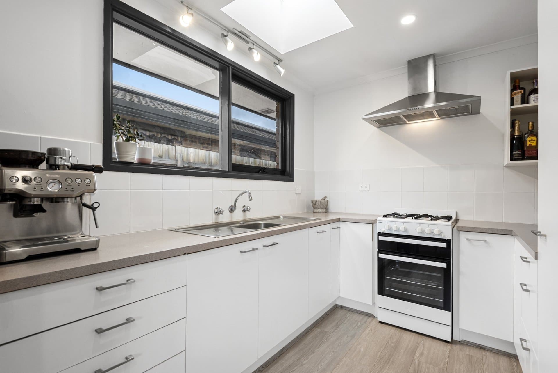 37 Lorna Street, SEAFORD, VIC, 3198, Seaford - Thumbnail 3
