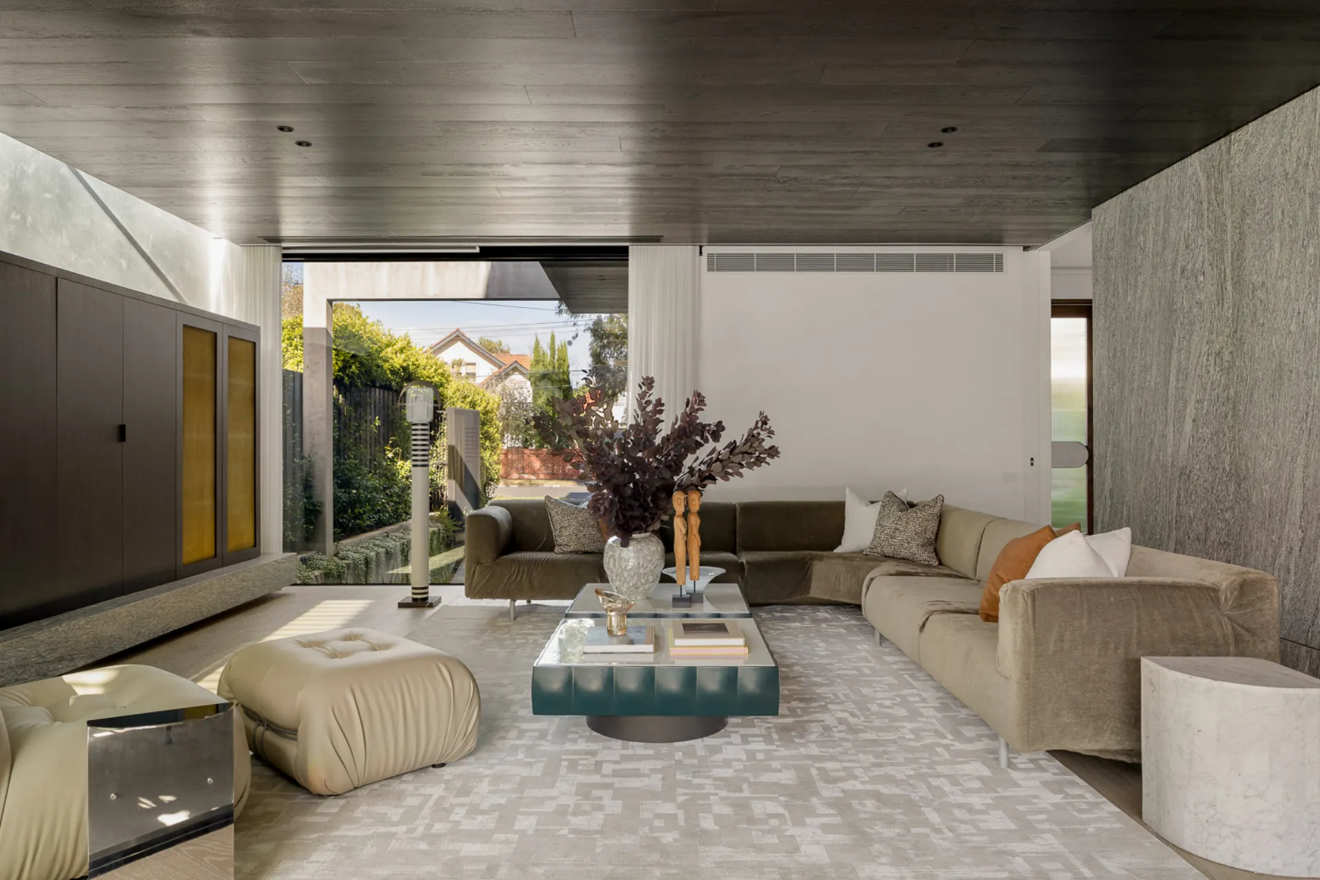 3 Cairnes Crescent, Brighton, VIC, Brighton - Thumbnail 2