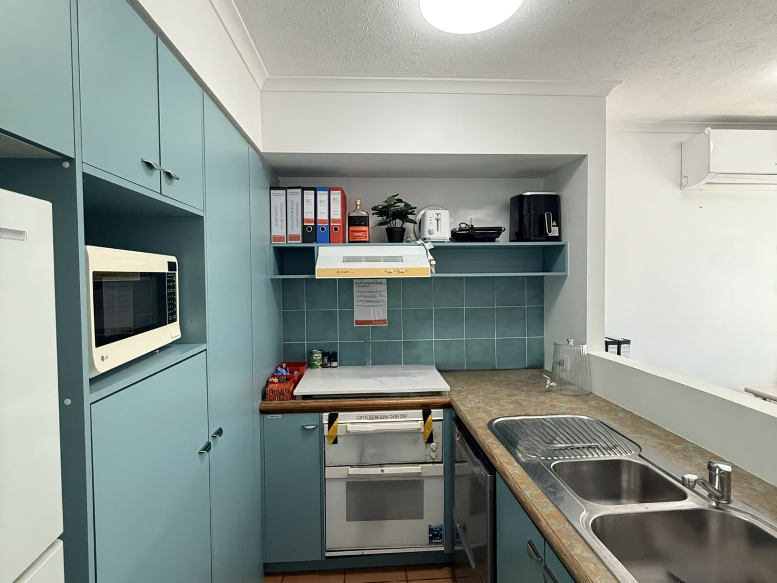 3/10-16 Alexandra Avenue, MERMAID BEACH, Mermaid Beach - Thumbnail 3